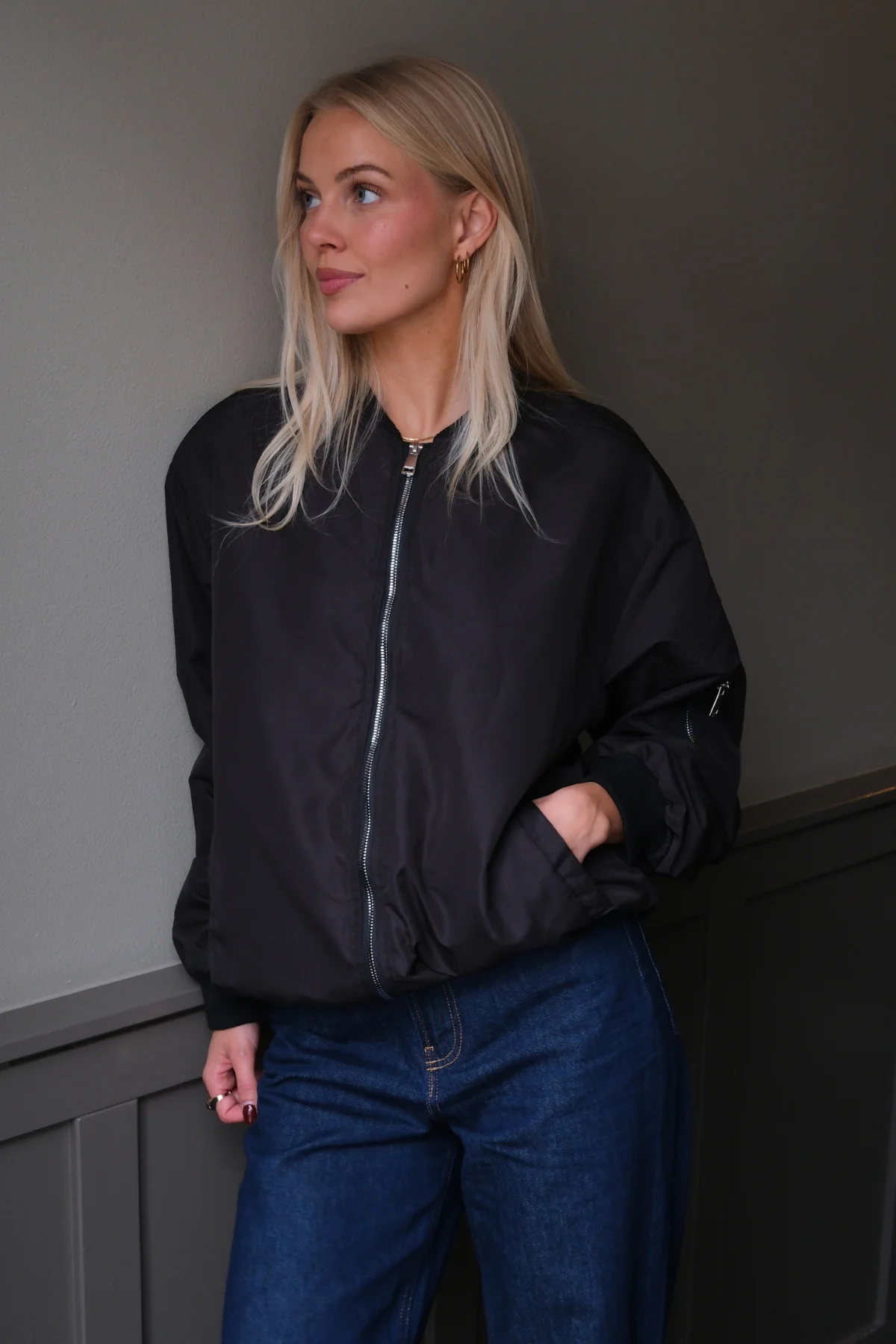 Alexandra Jacke - Schwarz - Image 2