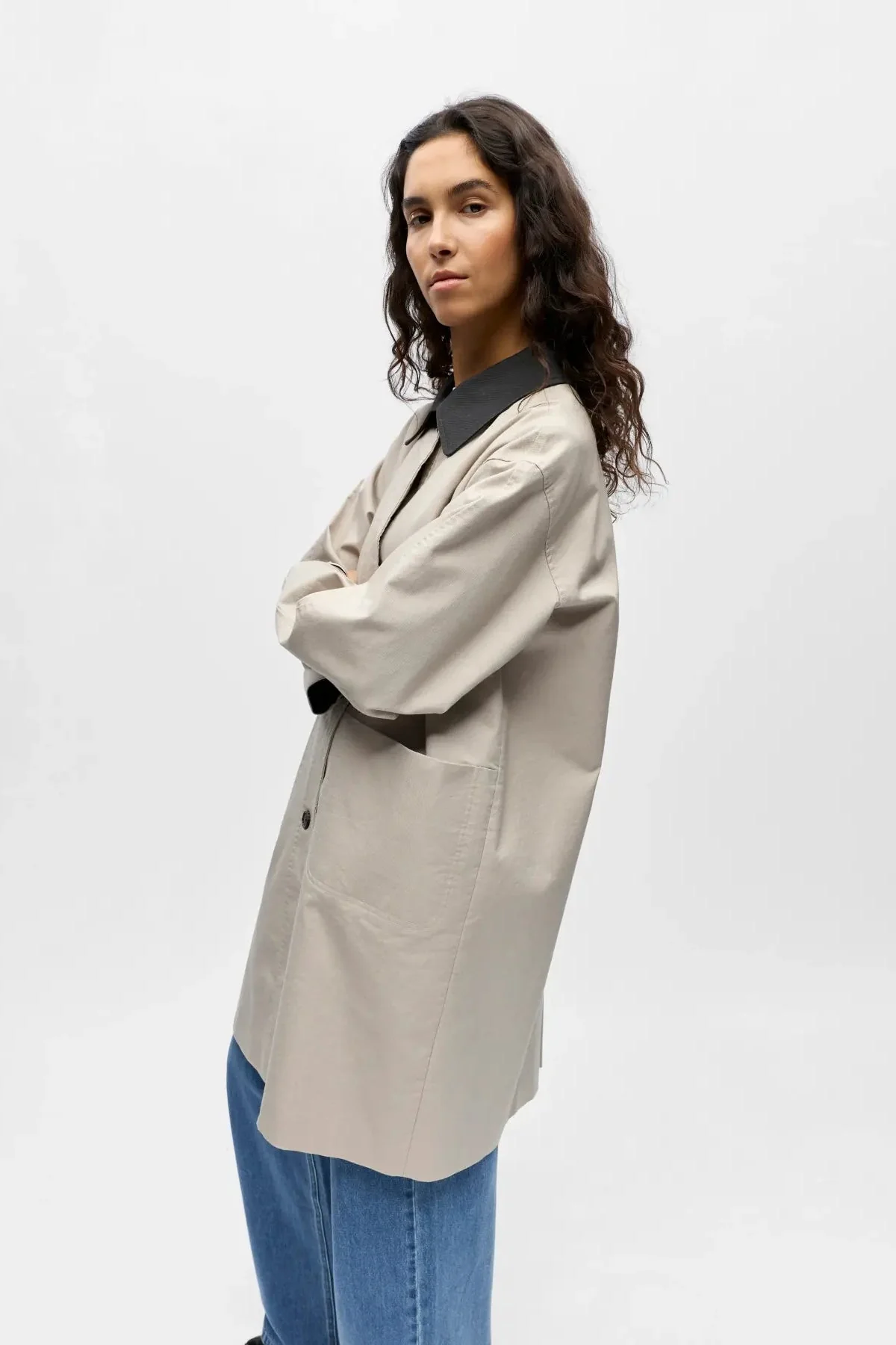 Langer Alora-Trenchcoat – Birkenmagnet - Image 3