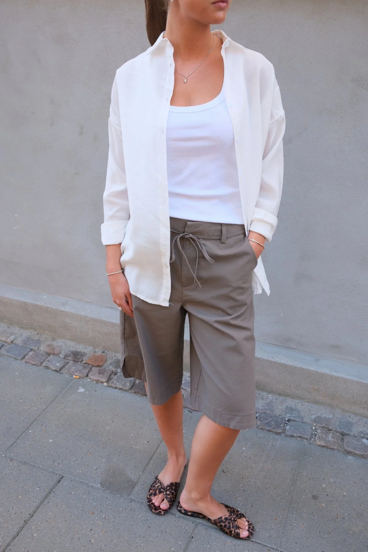 Aura Bermuda Shorts - Morel - Image 2