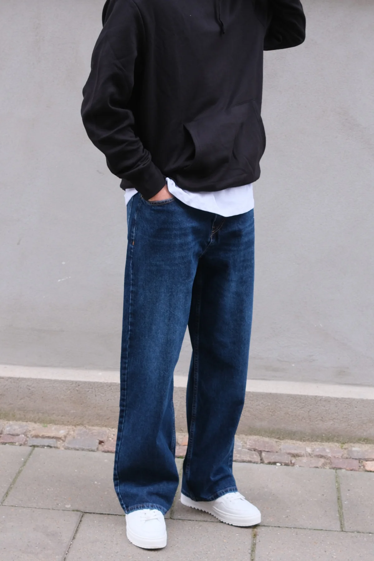 Baggy-Jeans – Dunkelblau - Image 2