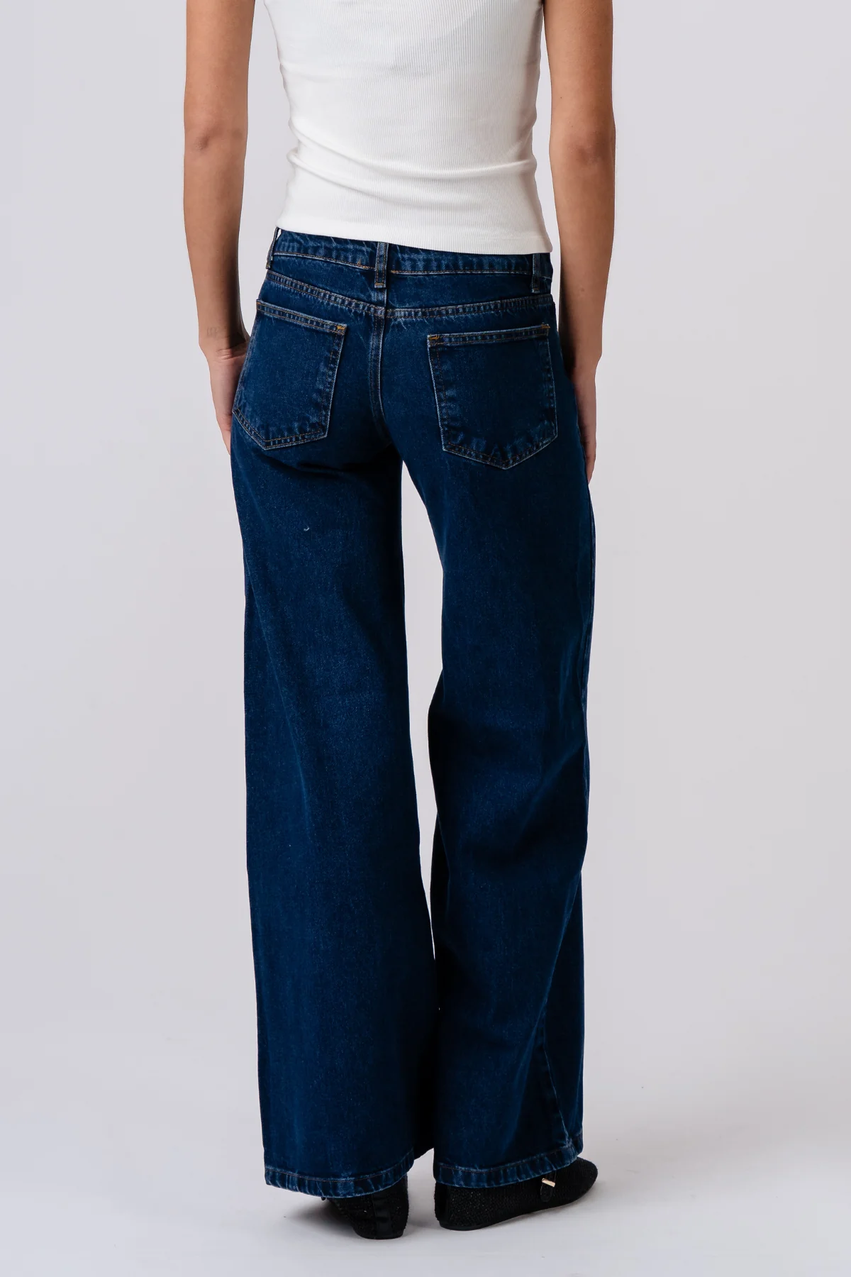 Bianca Jeans mit niedriger Taille – Mittelblau - Image 6