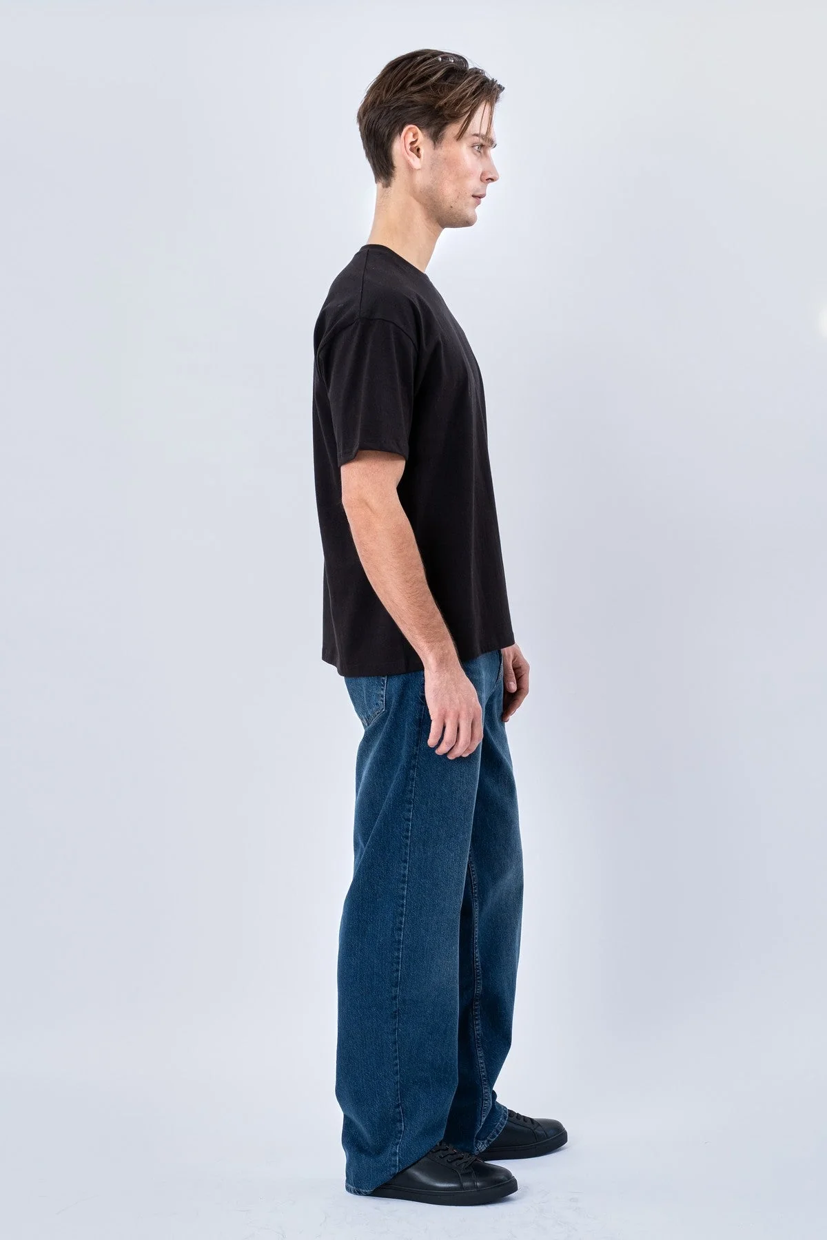 Kastenförmiges T-Shirt - Schwarz - Image 5