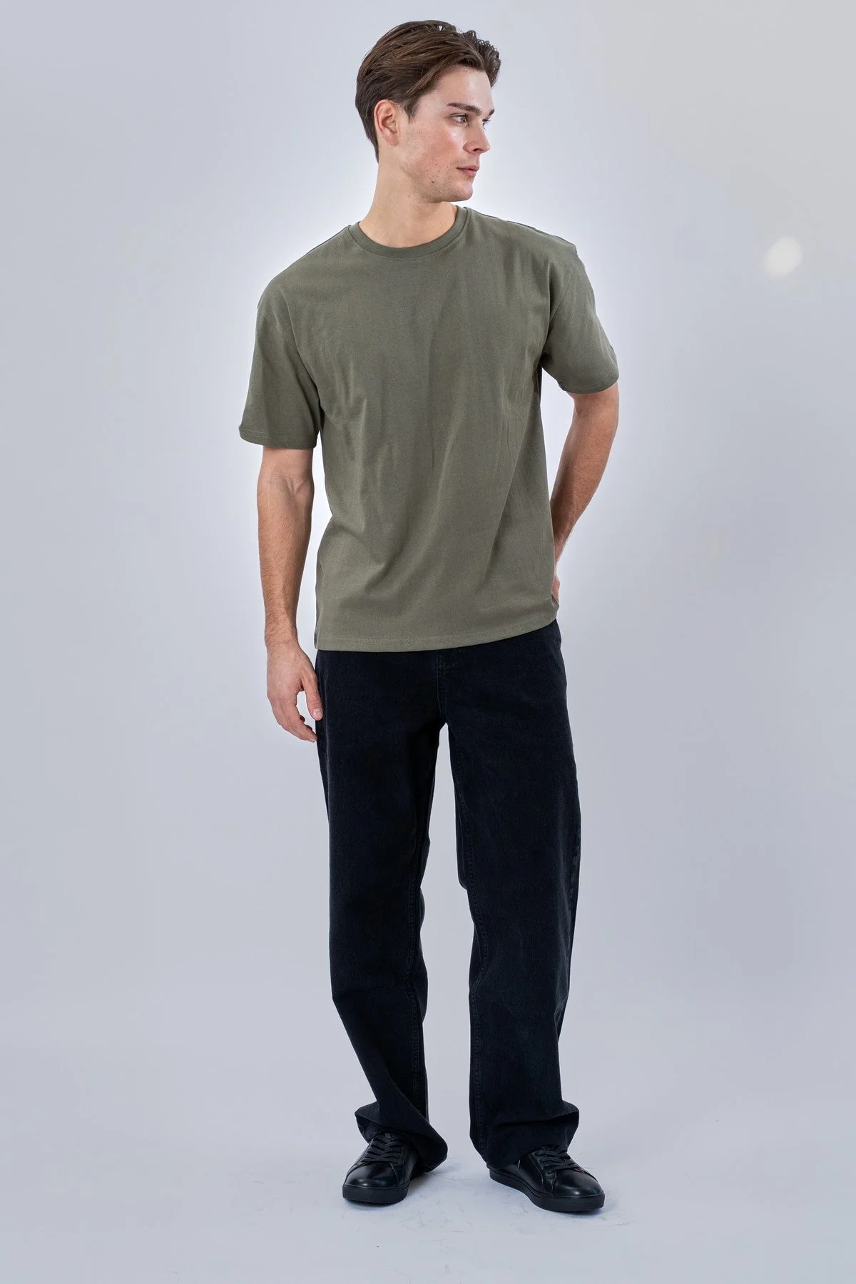 Kastenförmiges T-Shirt – Oliv - Image 5