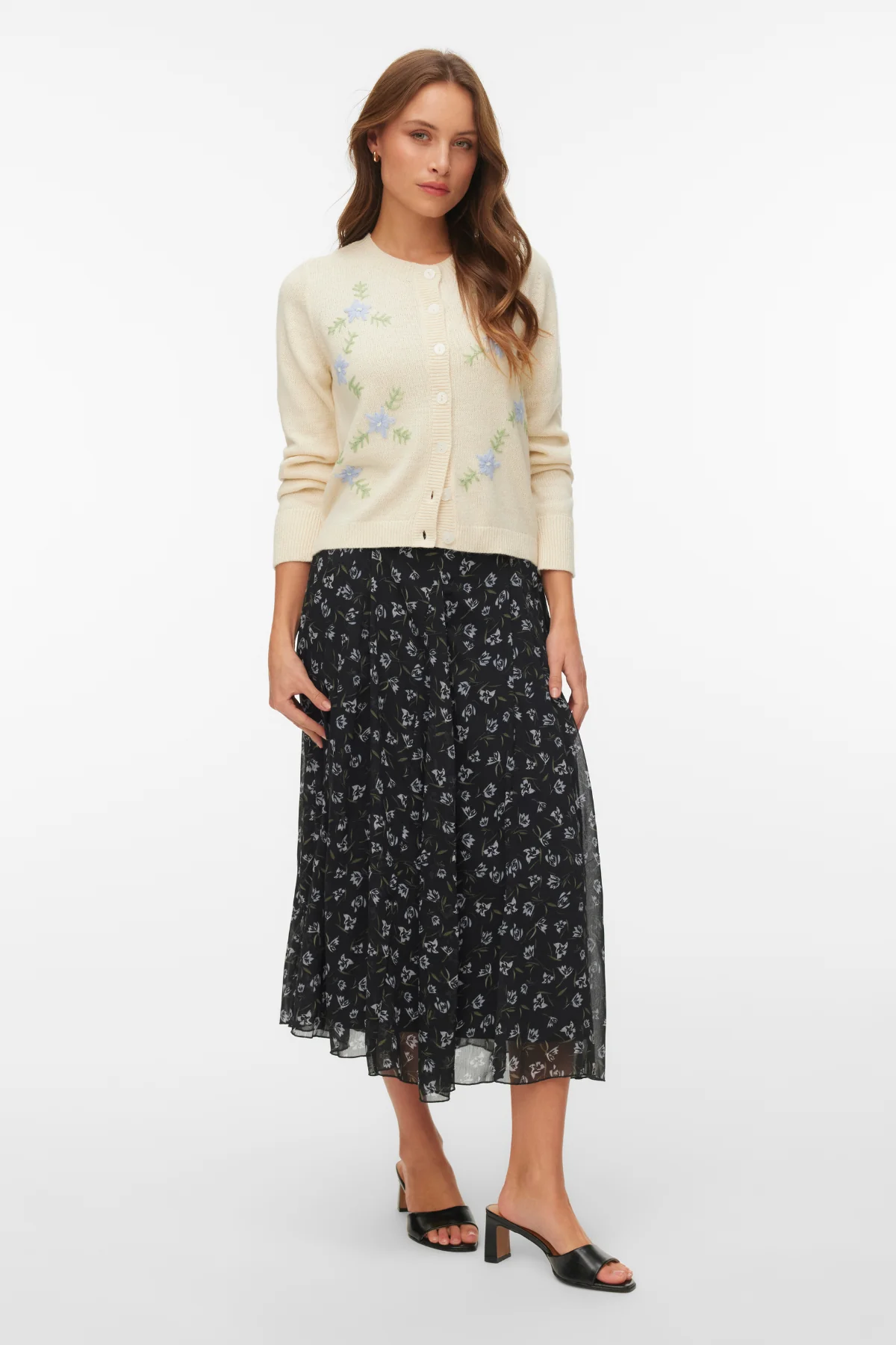 Camille Strickjacke mit O-Ausschnitt – Birke - Image 2