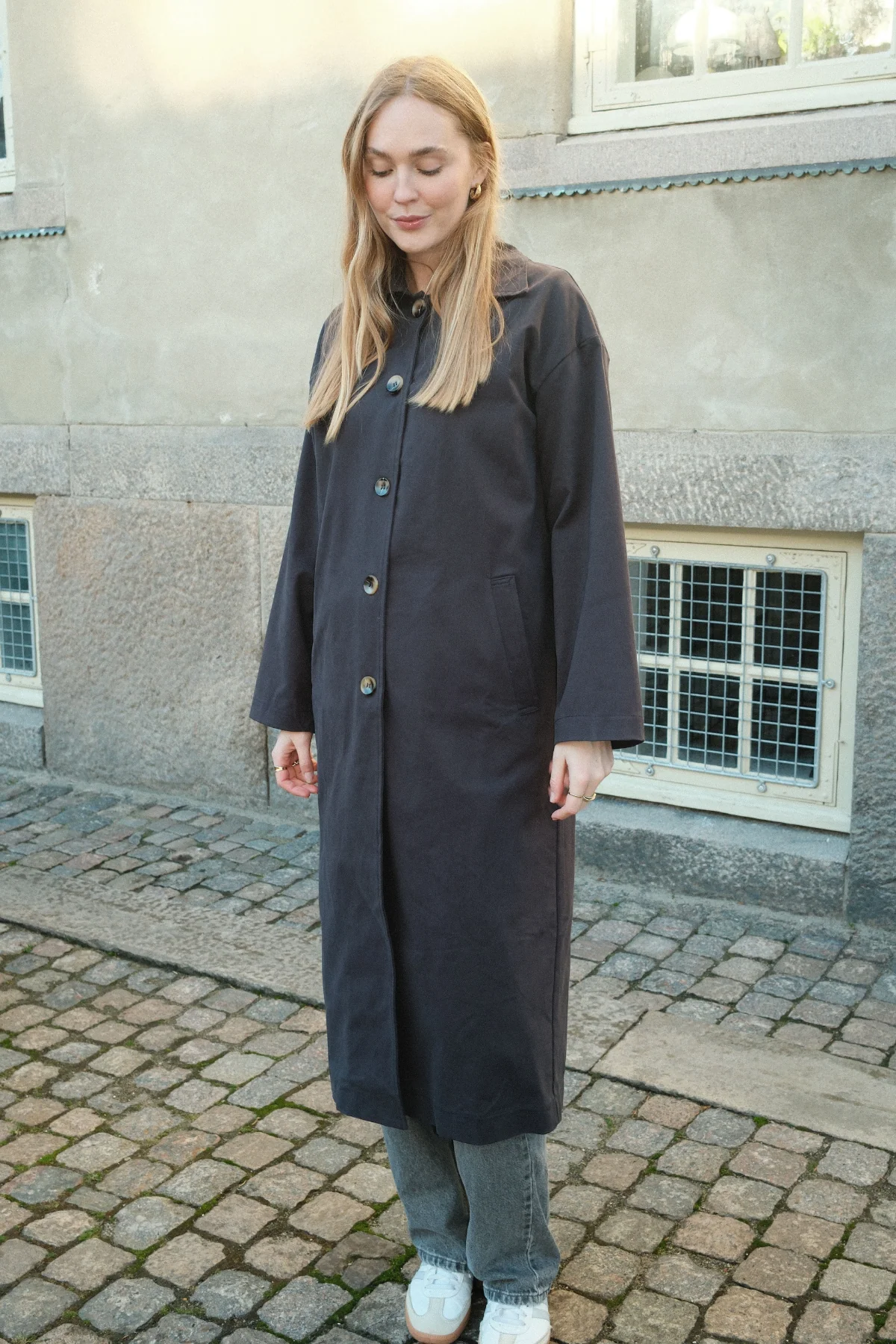 Carla Trenchcoat – Marineblau - Image 3