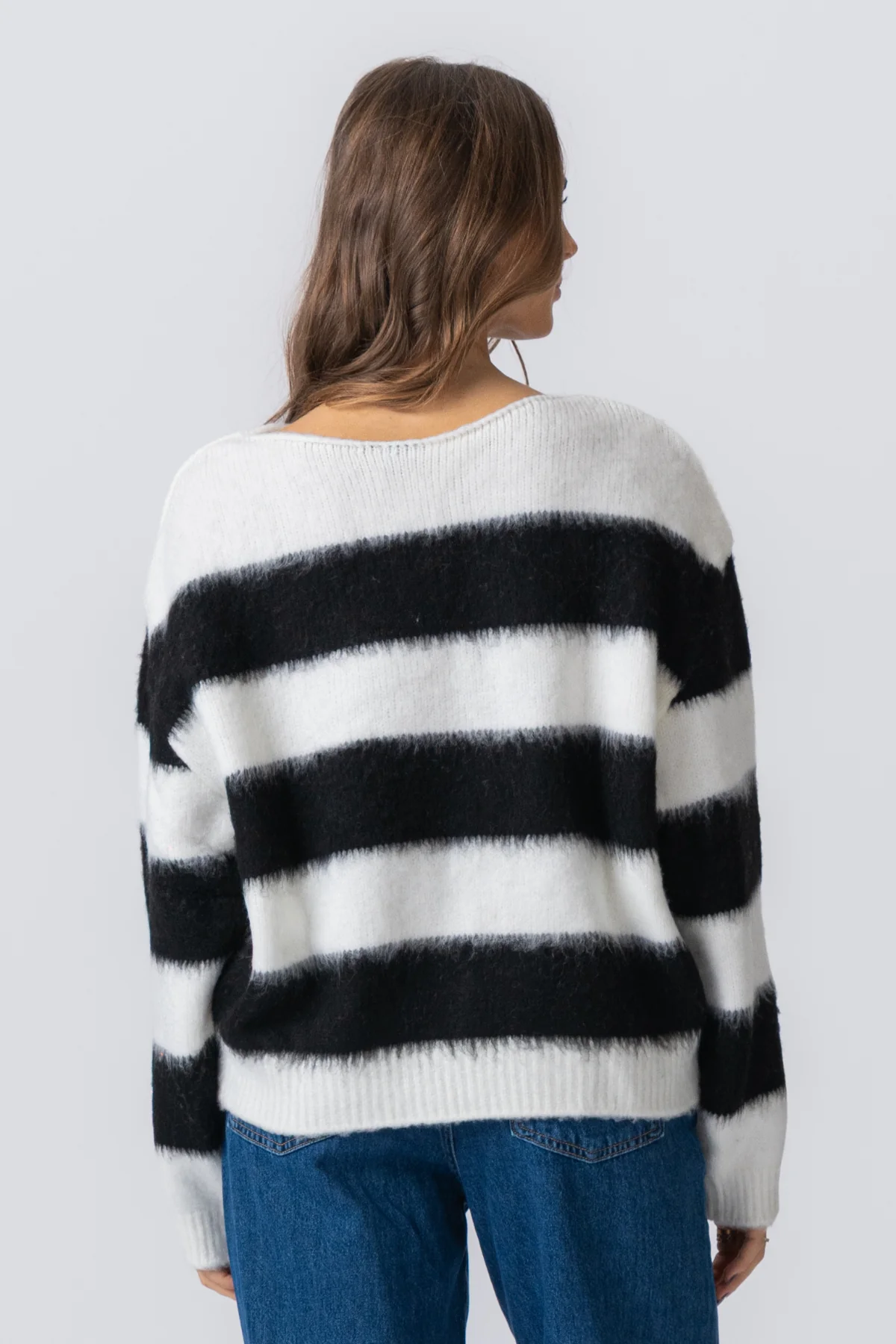 Celina Striped Strick Sweater - Weiß/Schwarz - Image 5