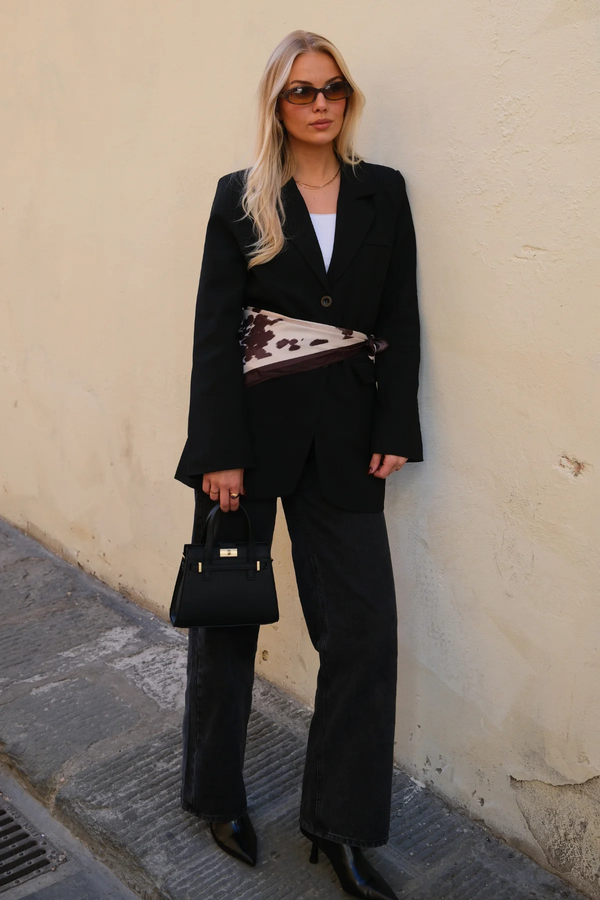 Claire Oversized Blazer - Schwarz - Image 2