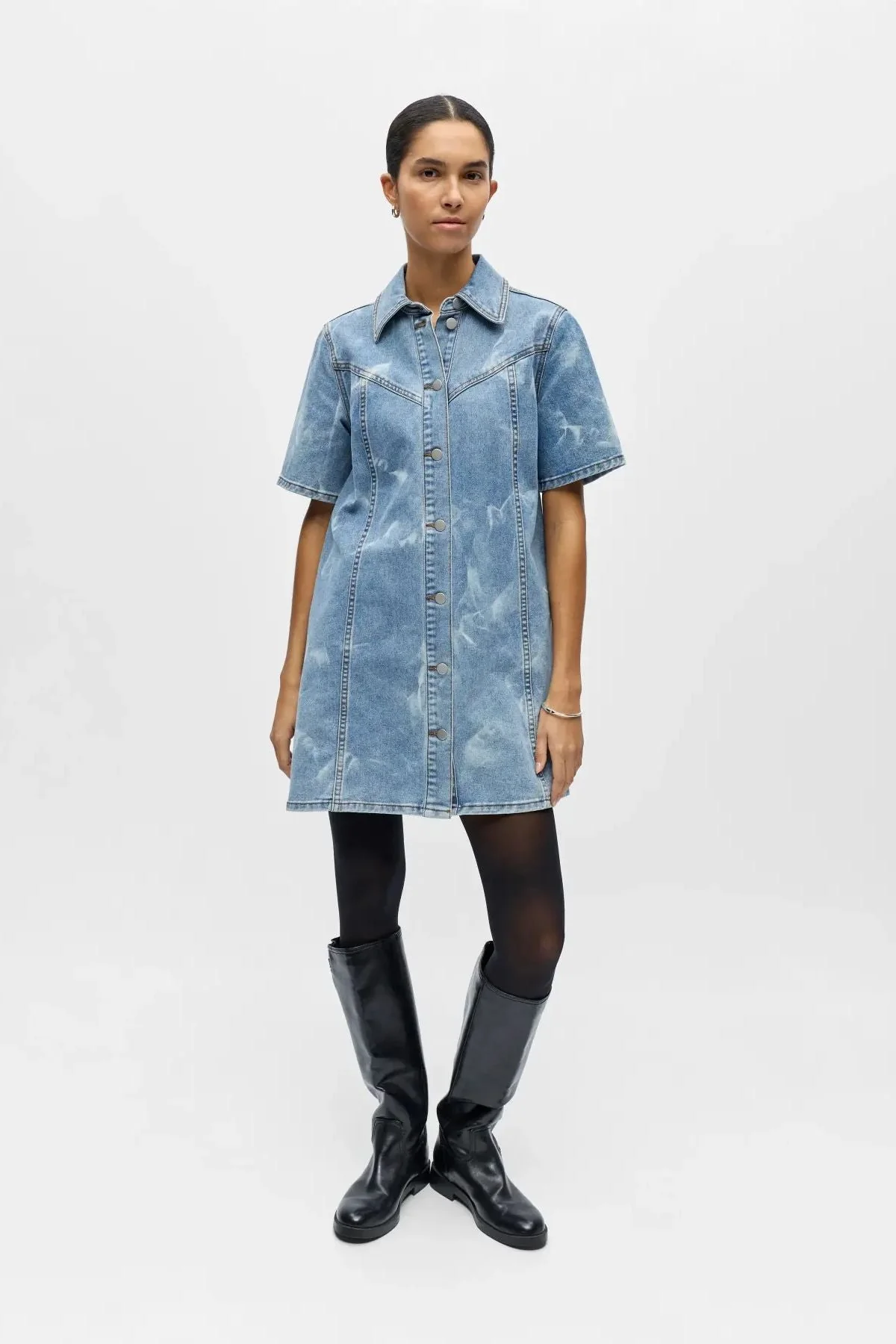 Kurzes Jeanskleid Claudia – Hellblauer Denim - Image 2