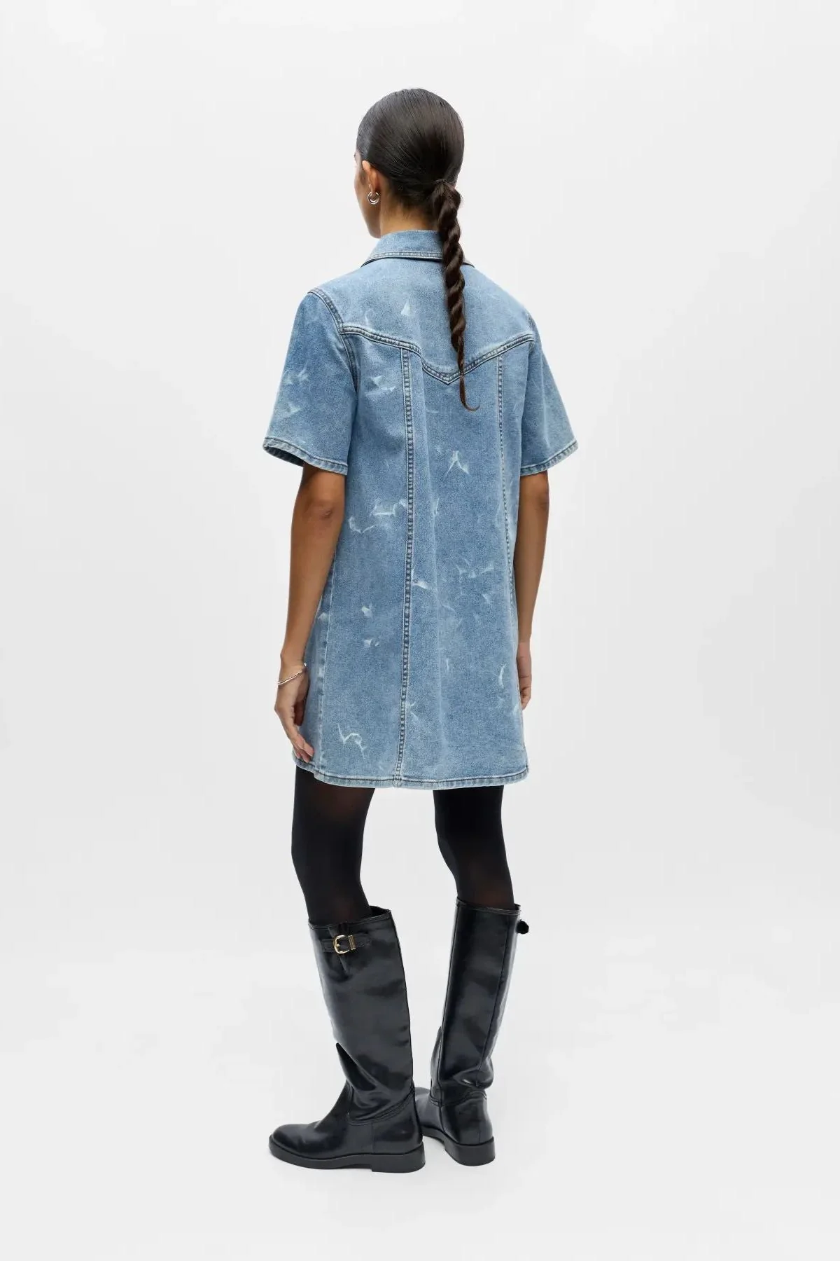 Kurzes Jeanskleid Claudia – Hellblauer Denim - Image 4