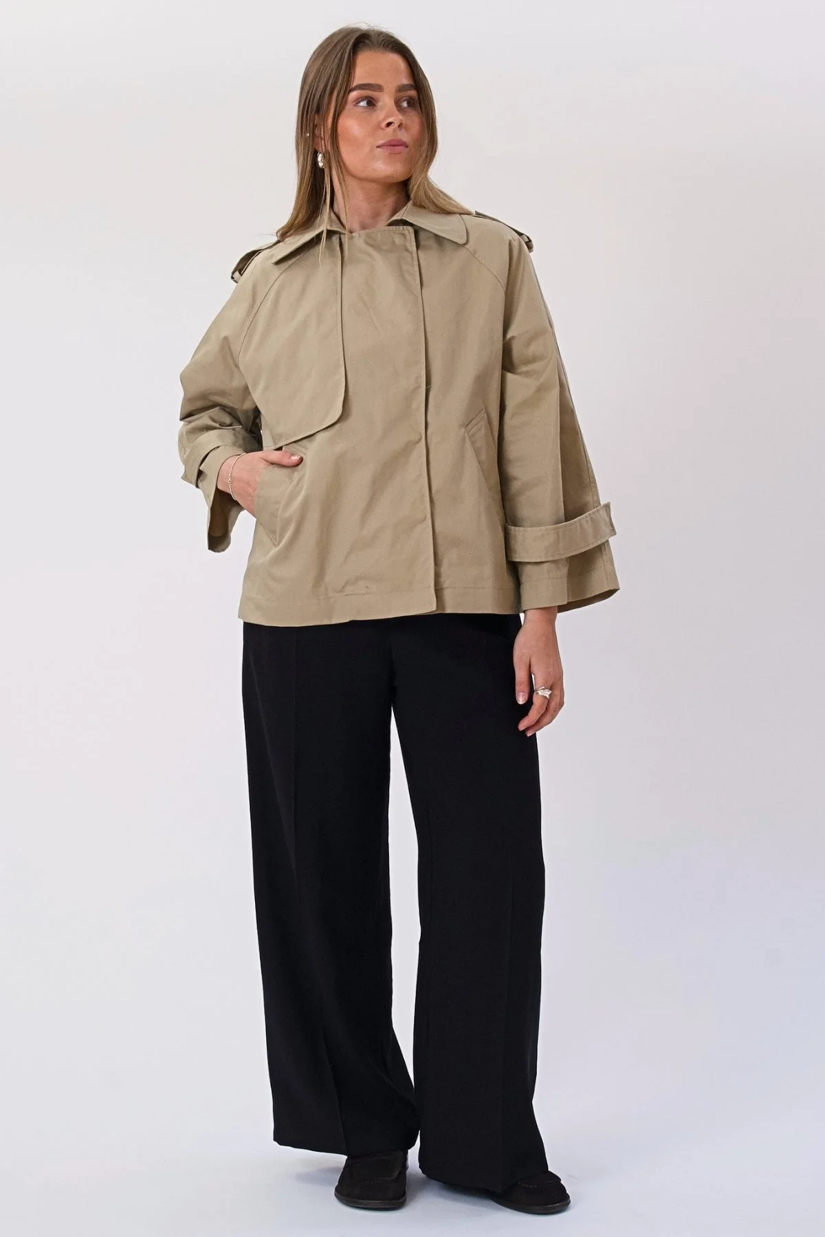 Elara Kurzer Trenchcoat - Beige - Image 2