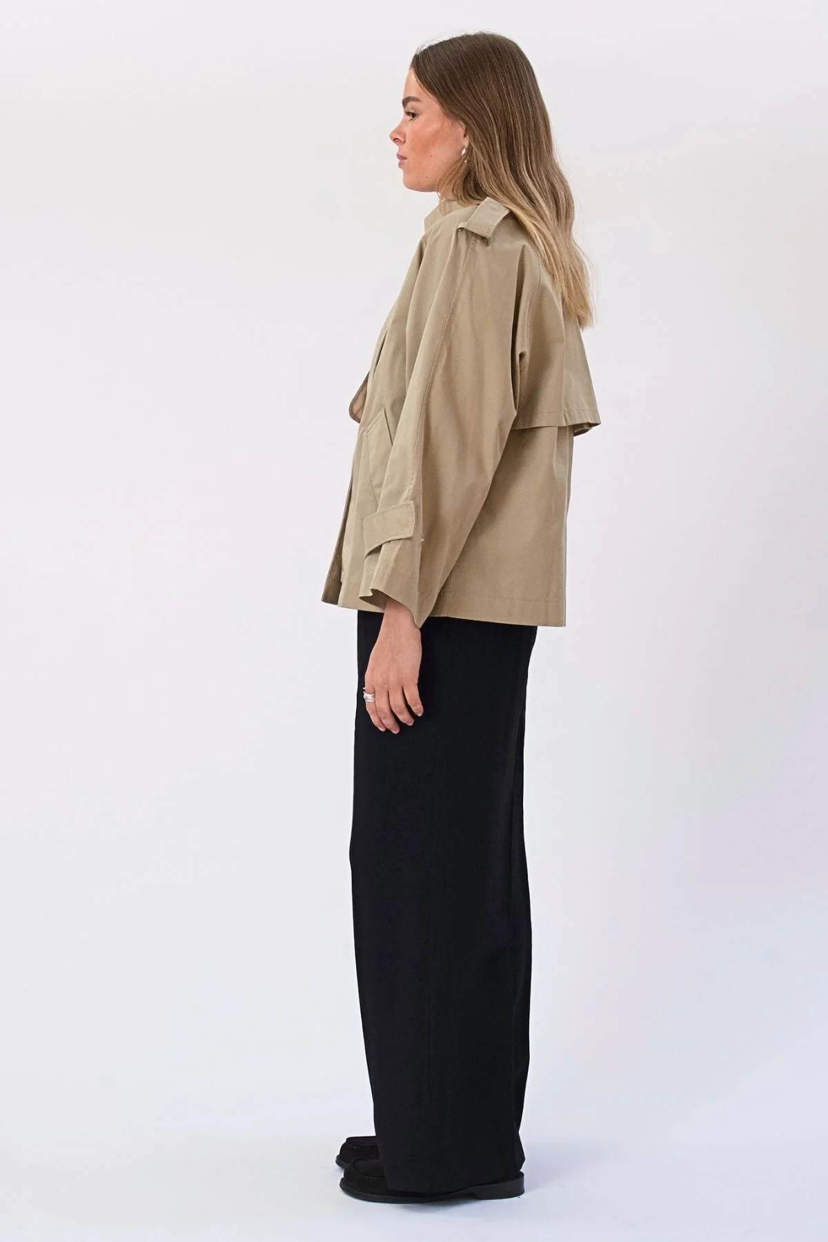 Elara Kurzer Trenchcoat - Beige - Image 4