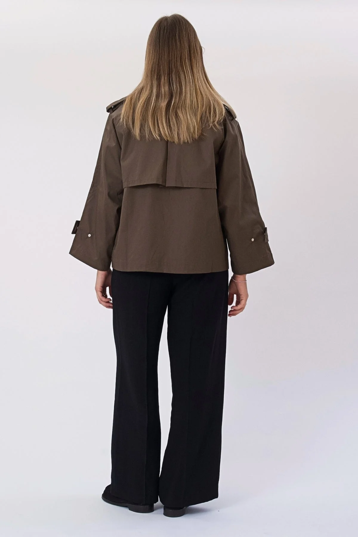 Elara Kurzer Trenchcoat - Braun - Image 4