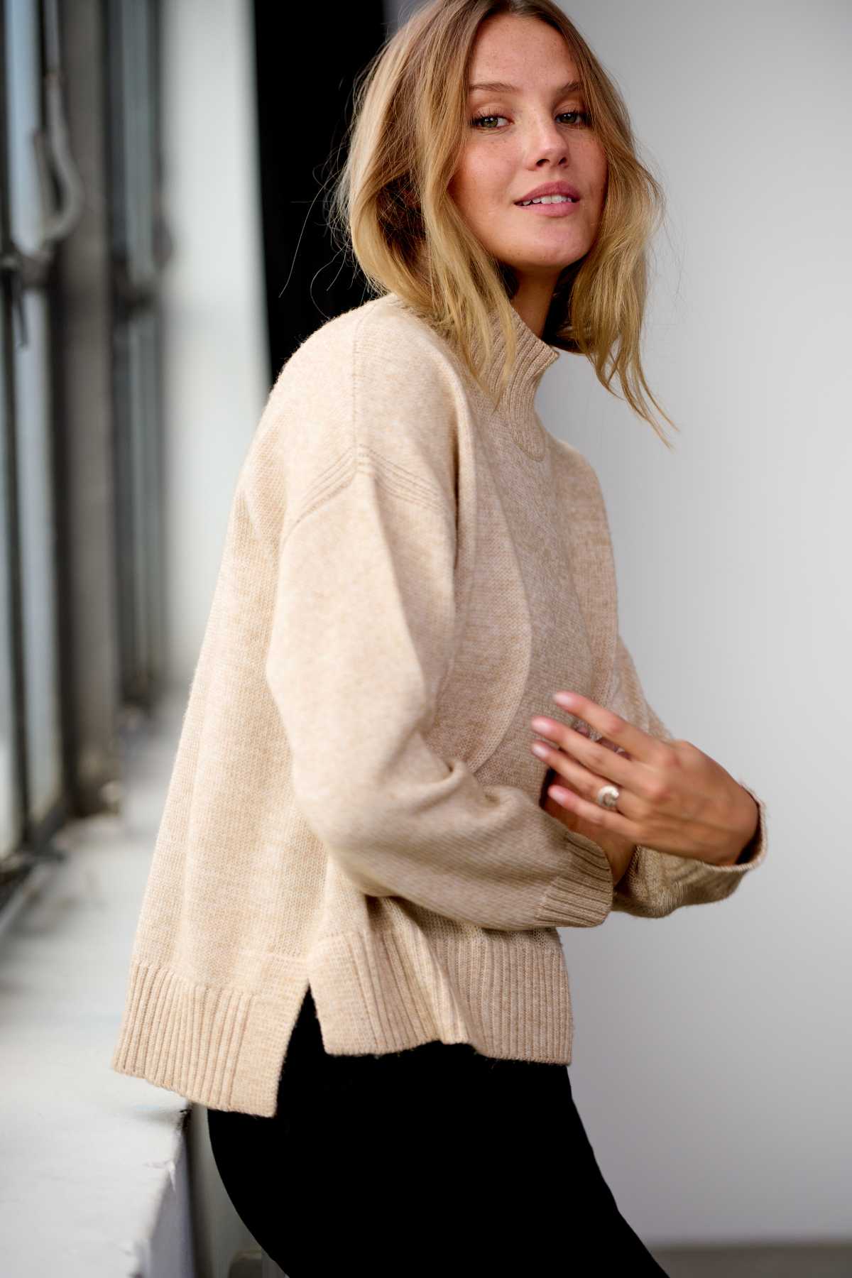 Emma Strick – Beige - Image 2