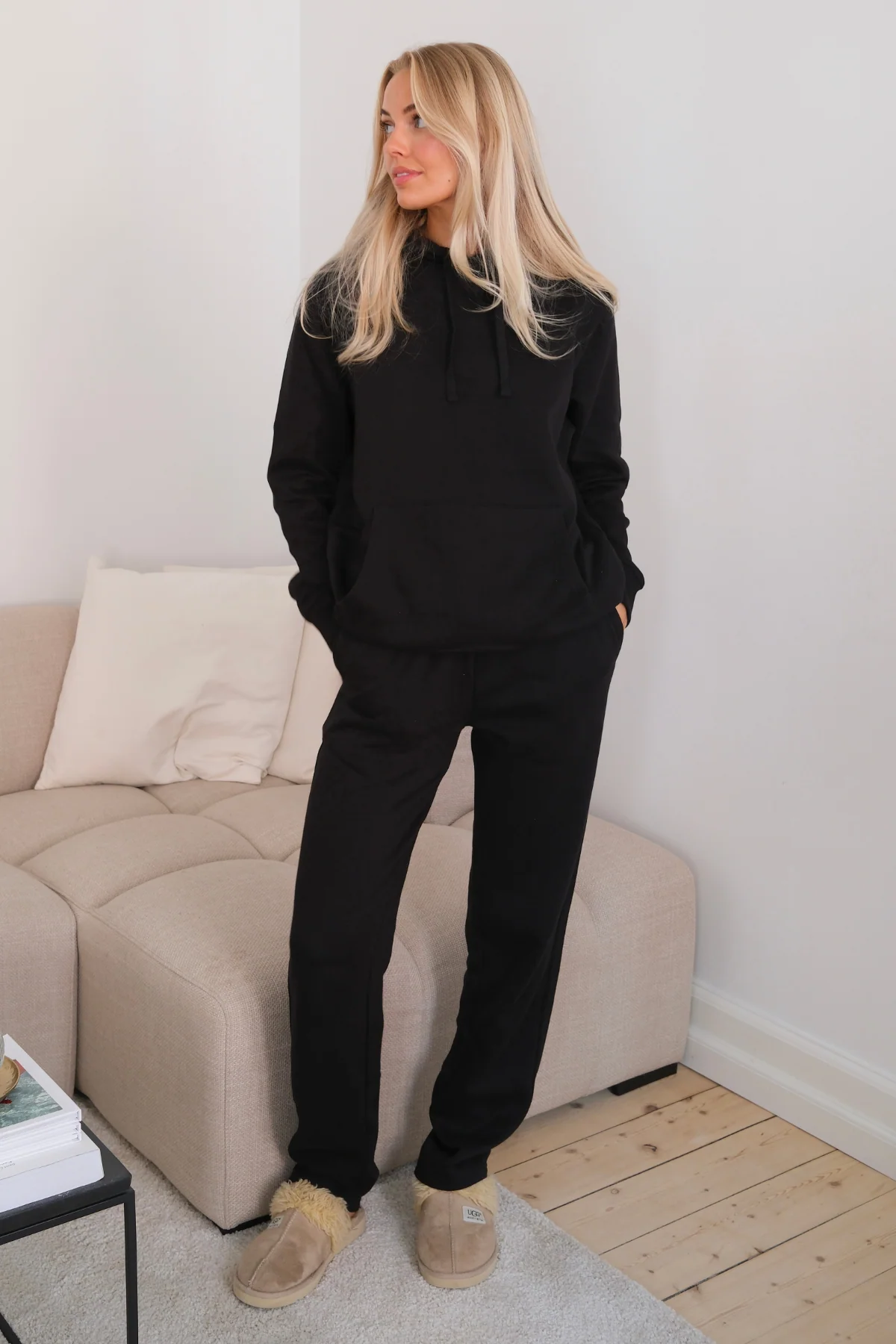 Essential-Jogginghose - Schwarz - Image 3