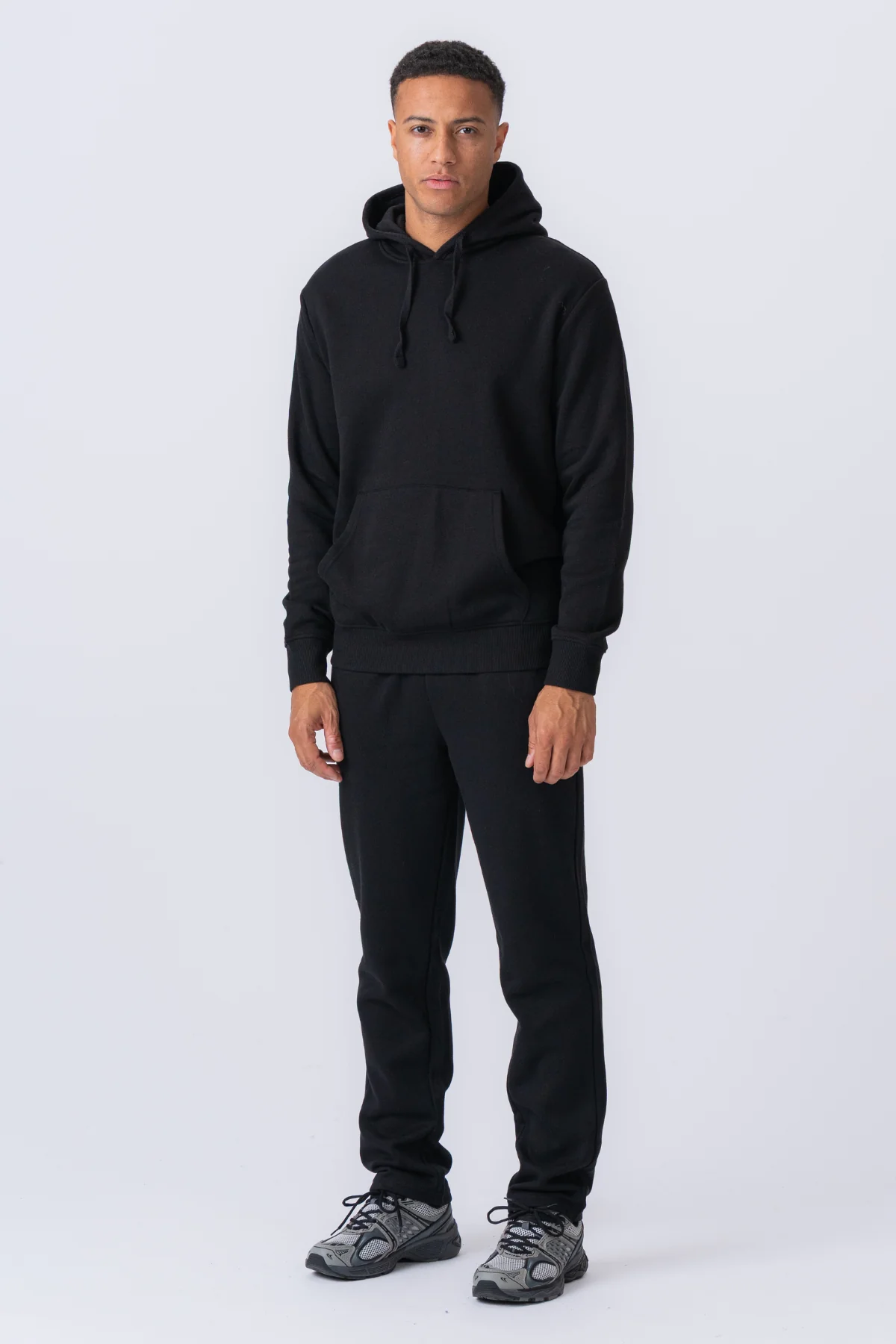 Essential-Sweatshirt mit Kapuze - Schwarz - Image 2