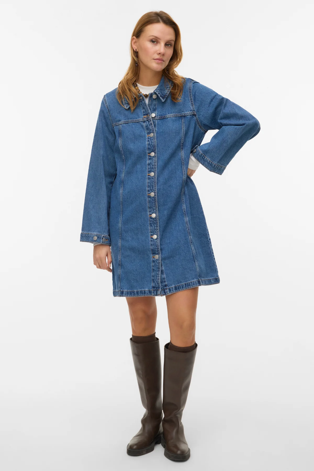 Kurzes Jeanskleid von Findo – Mittelblauer Denim - Image 2