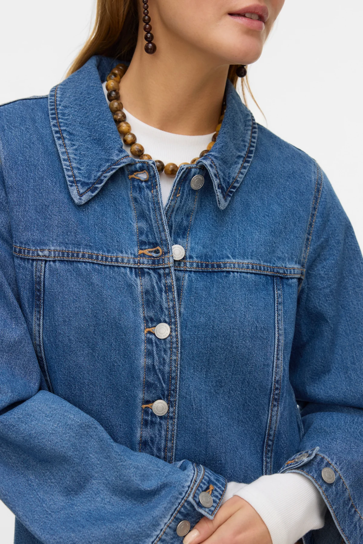 Kurzes Jeanskleid von Findo – Mittelblauer Denim - Image 3