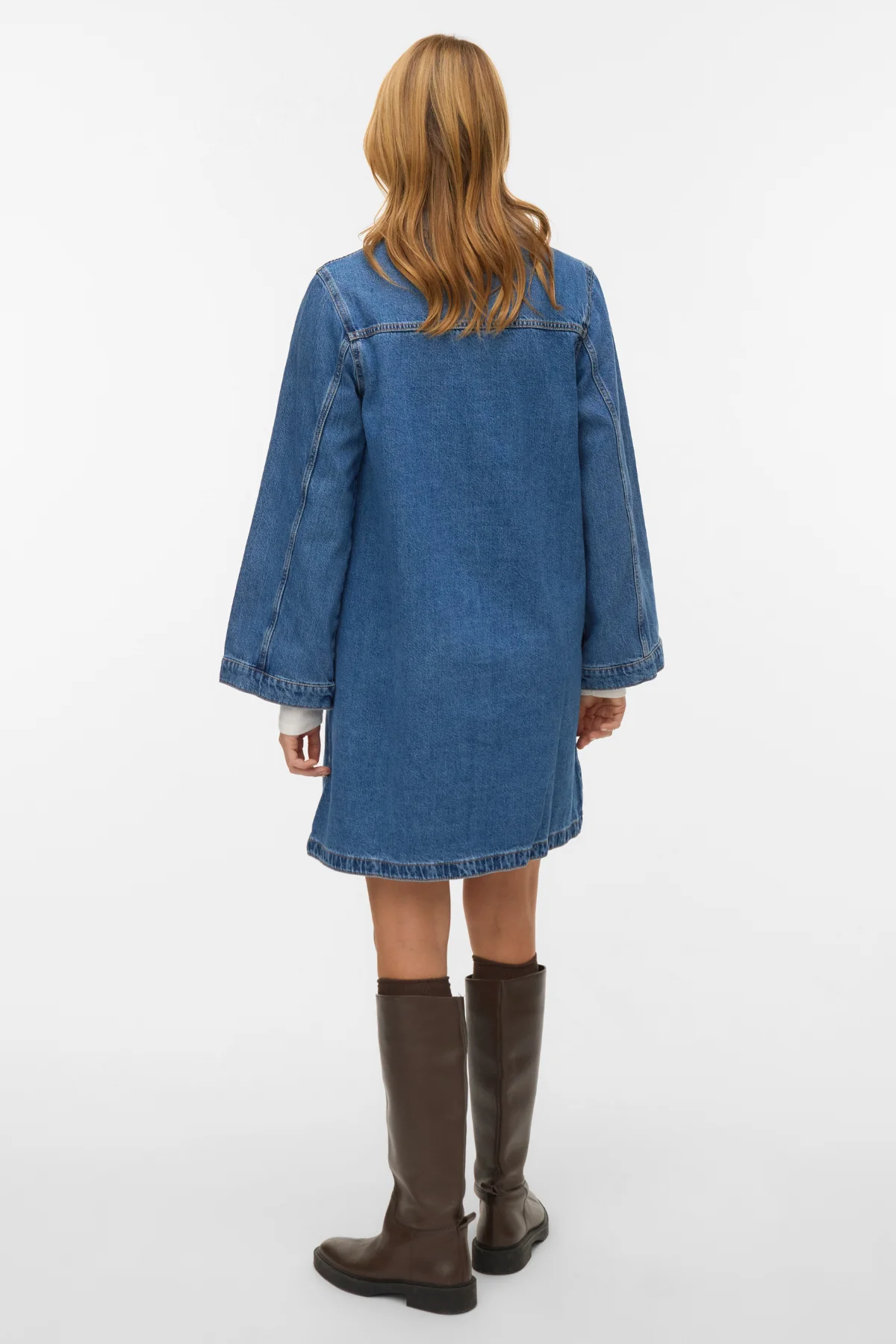 Kurzes Jeanskleid von Findo – Mittelblauer Denim - Image 4