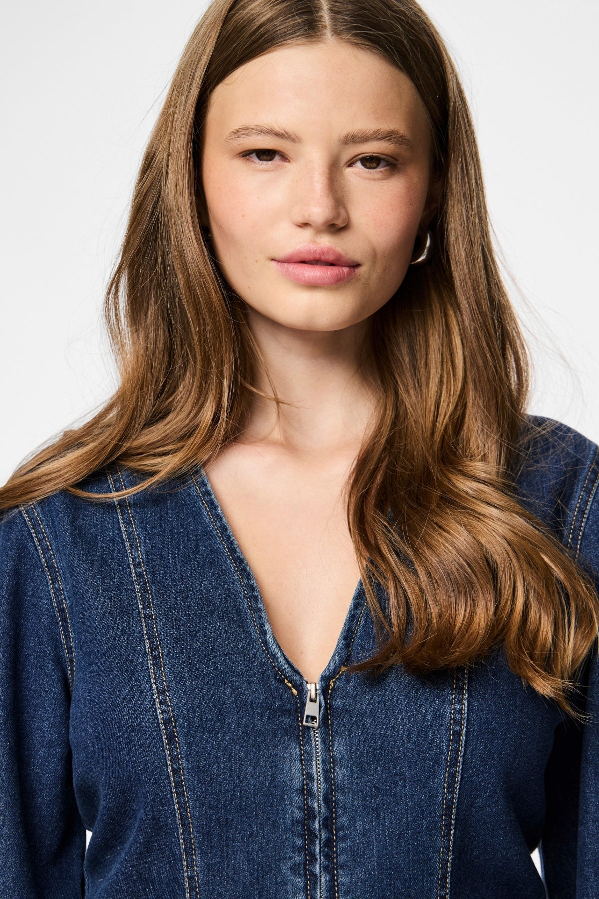 Flora Jeanskleid – Dunkelblauer Denim - Image 2