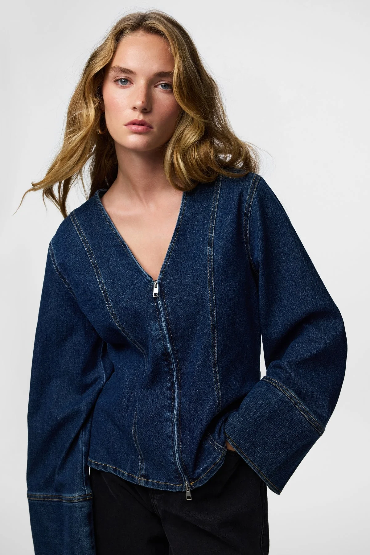 Flora Jeanshemd – Dunkelblauer Denim - Image 3