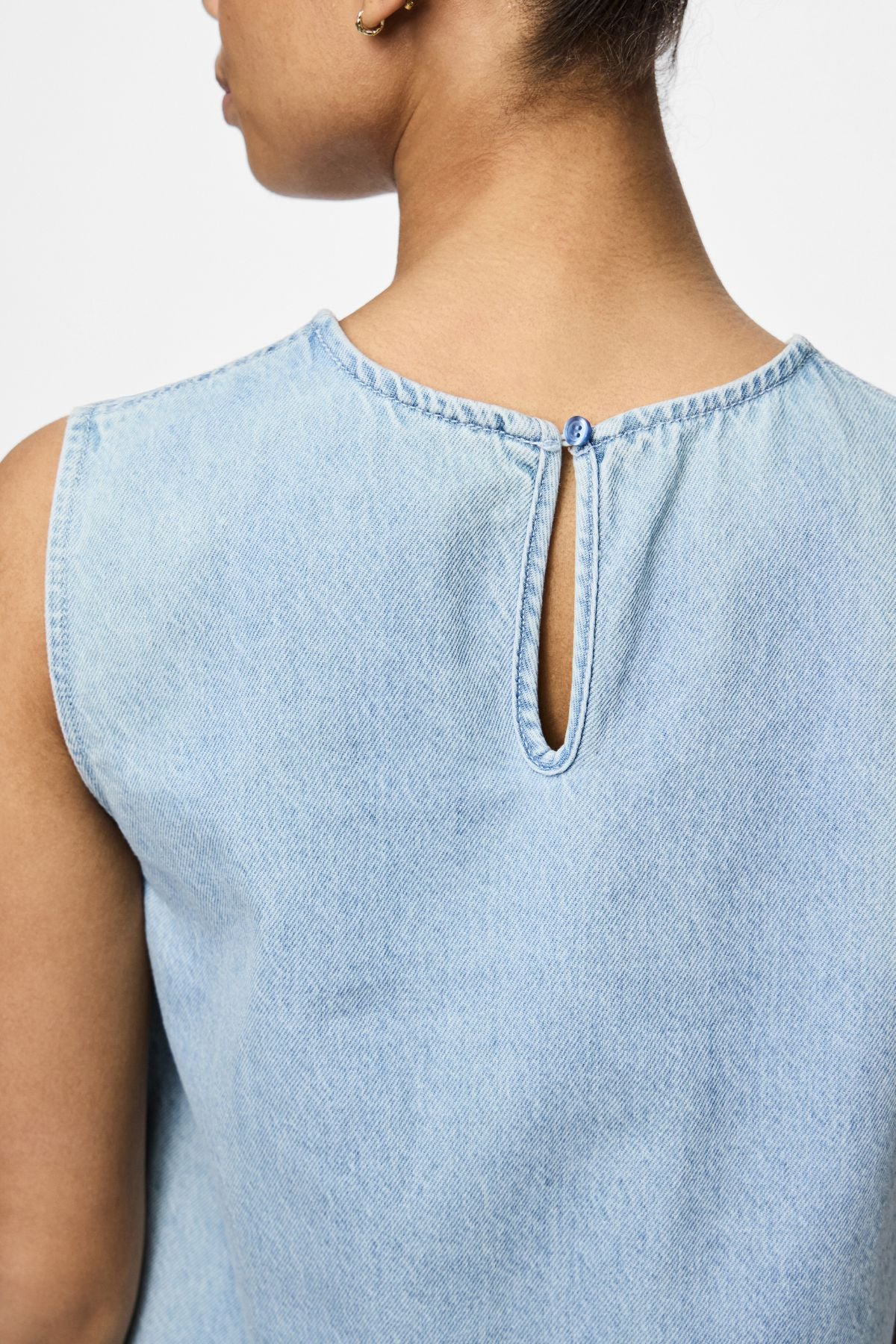 Flora Mini-Jeanskleid – Hellblauer Denim - Image 4