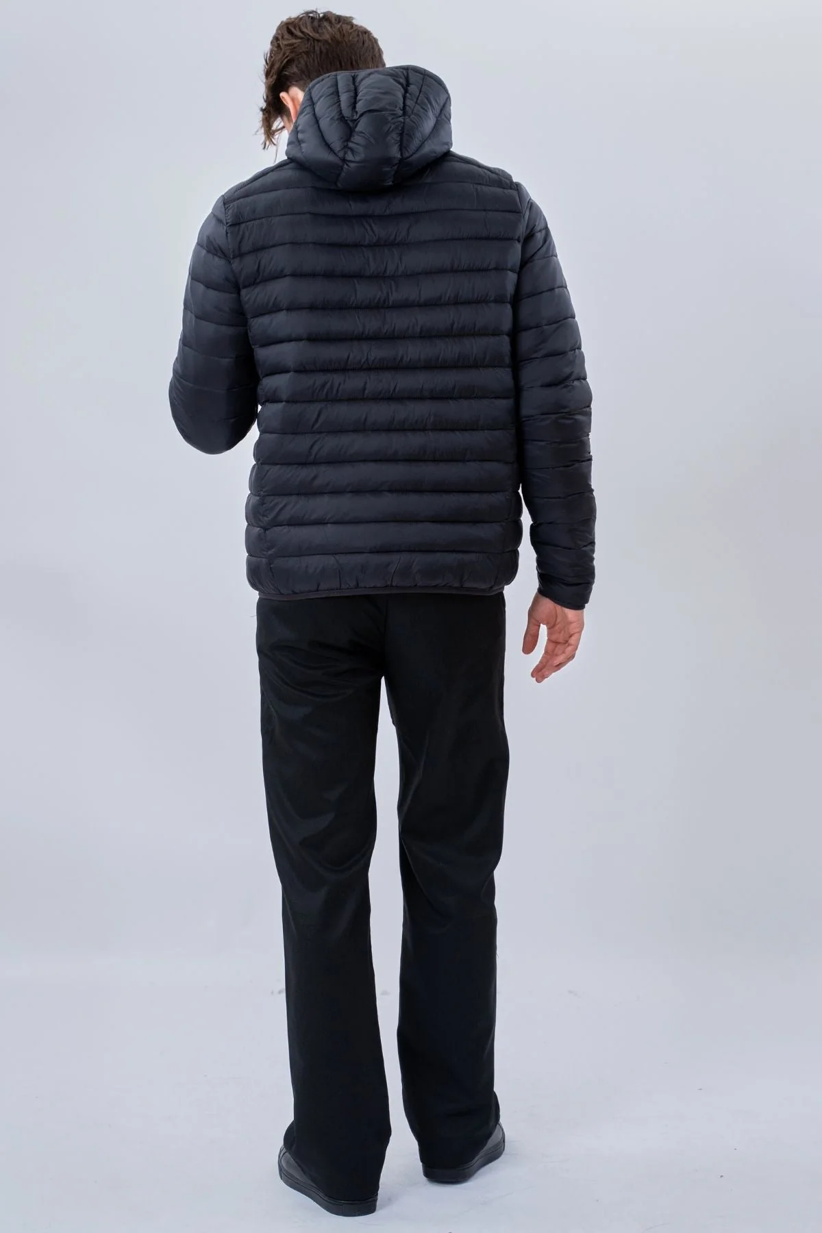 Leichte Pufferjacke mit Kapuze - Schwarz - Image 5
