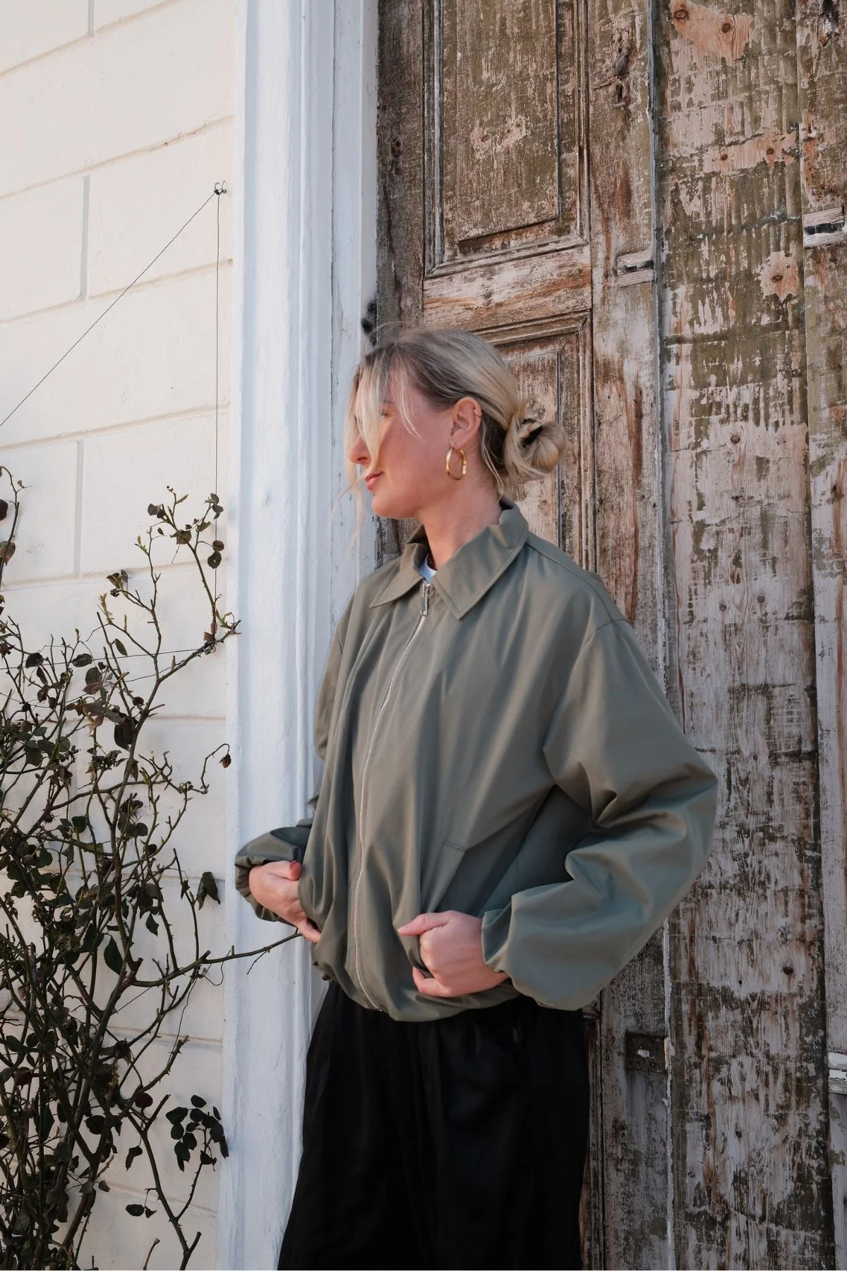 Ines kurze Jacke – Khaki - Image 5