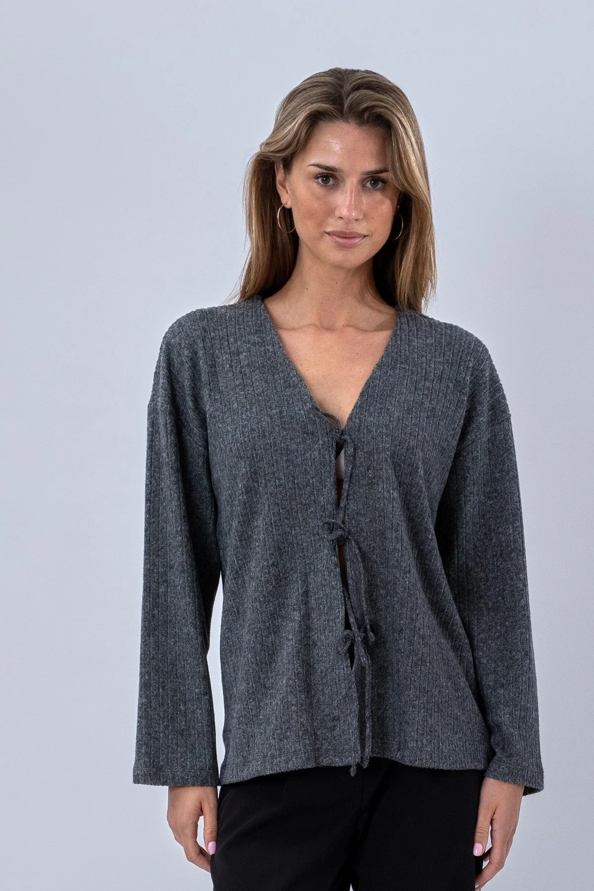 Ivy Krawattenbluse gestrickt – Grau