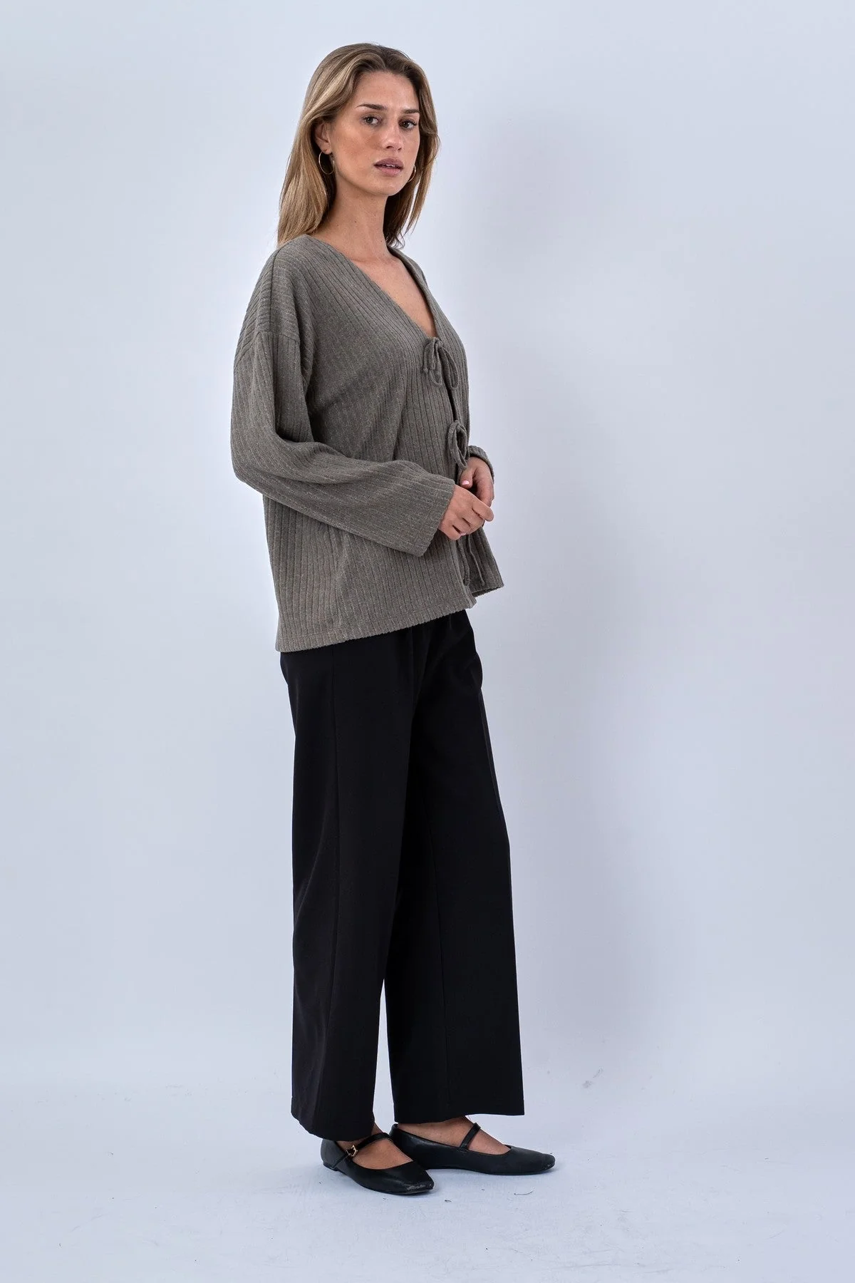 Ivy Krawattenbluse gestrickt – Khaki - Image 3