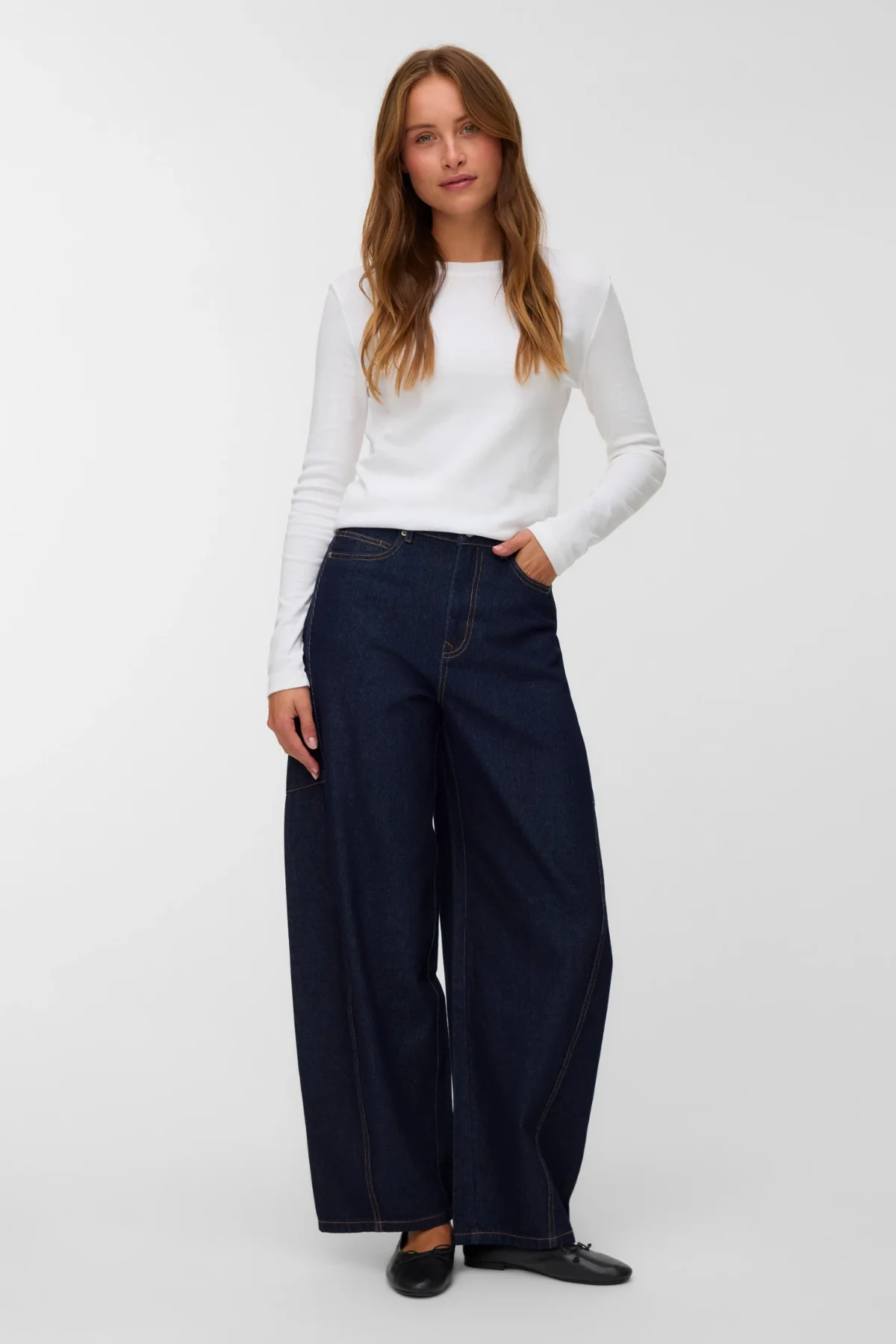 Kaitlin Wide Barrel Jeans – Dunkelblauer Denim - Image 2