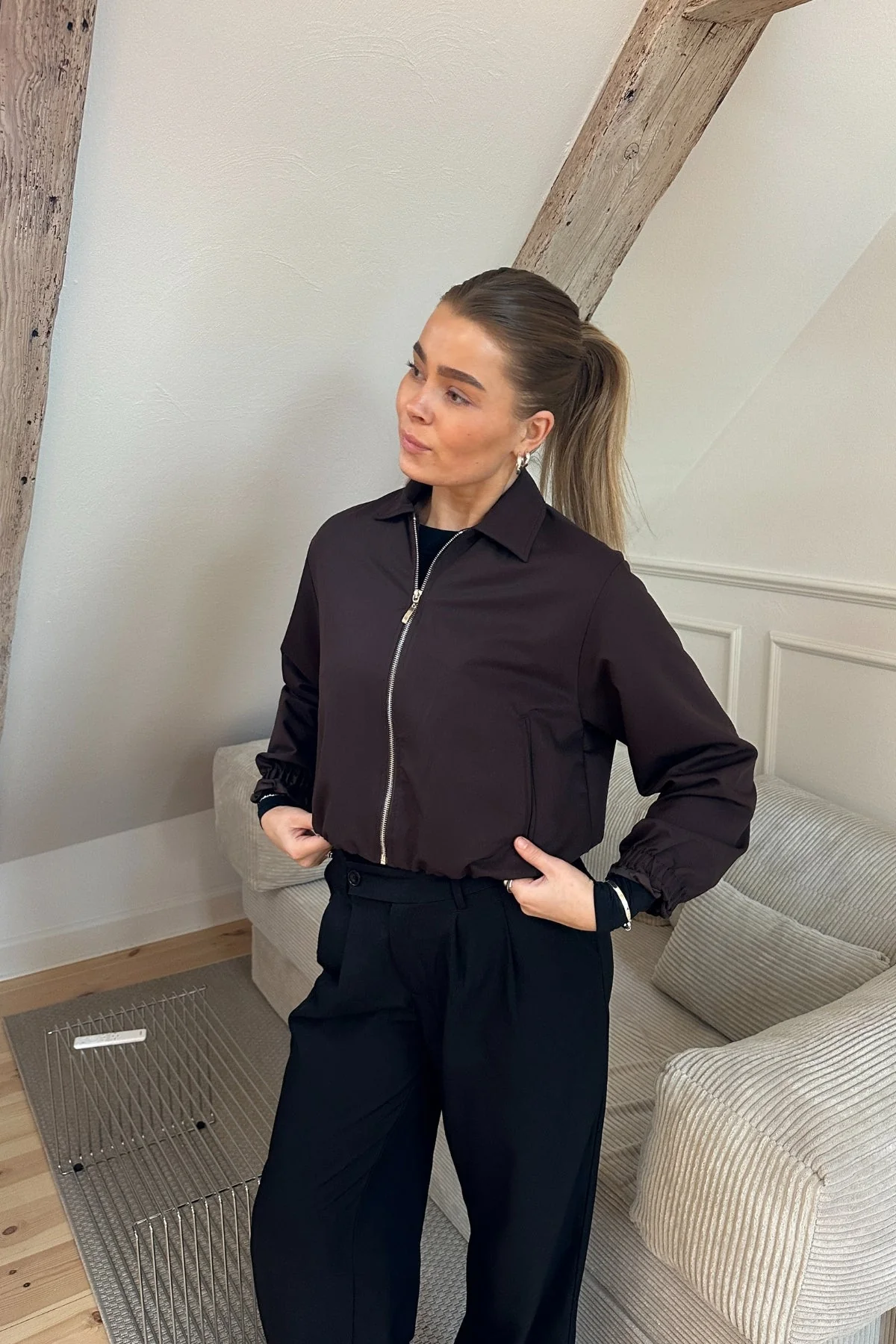 Kylie kurze Jacke – Braun - Image 2