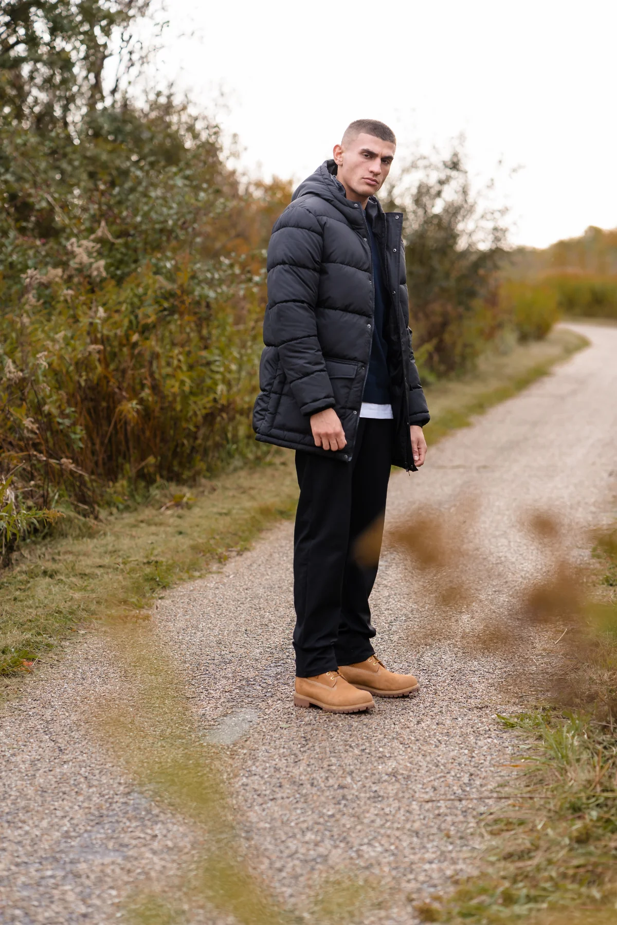 Lange Pufferjacke - Schwarz - Image 4