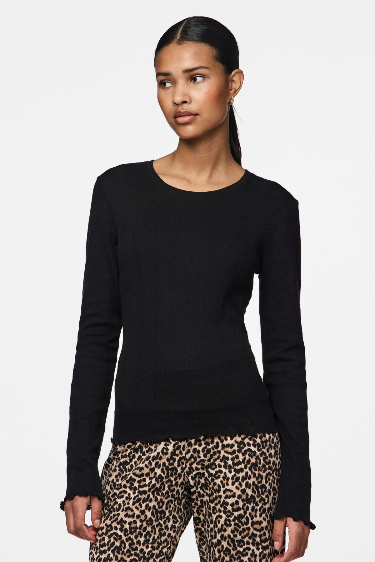 Marie O -Neck Poin Top - Schwarz