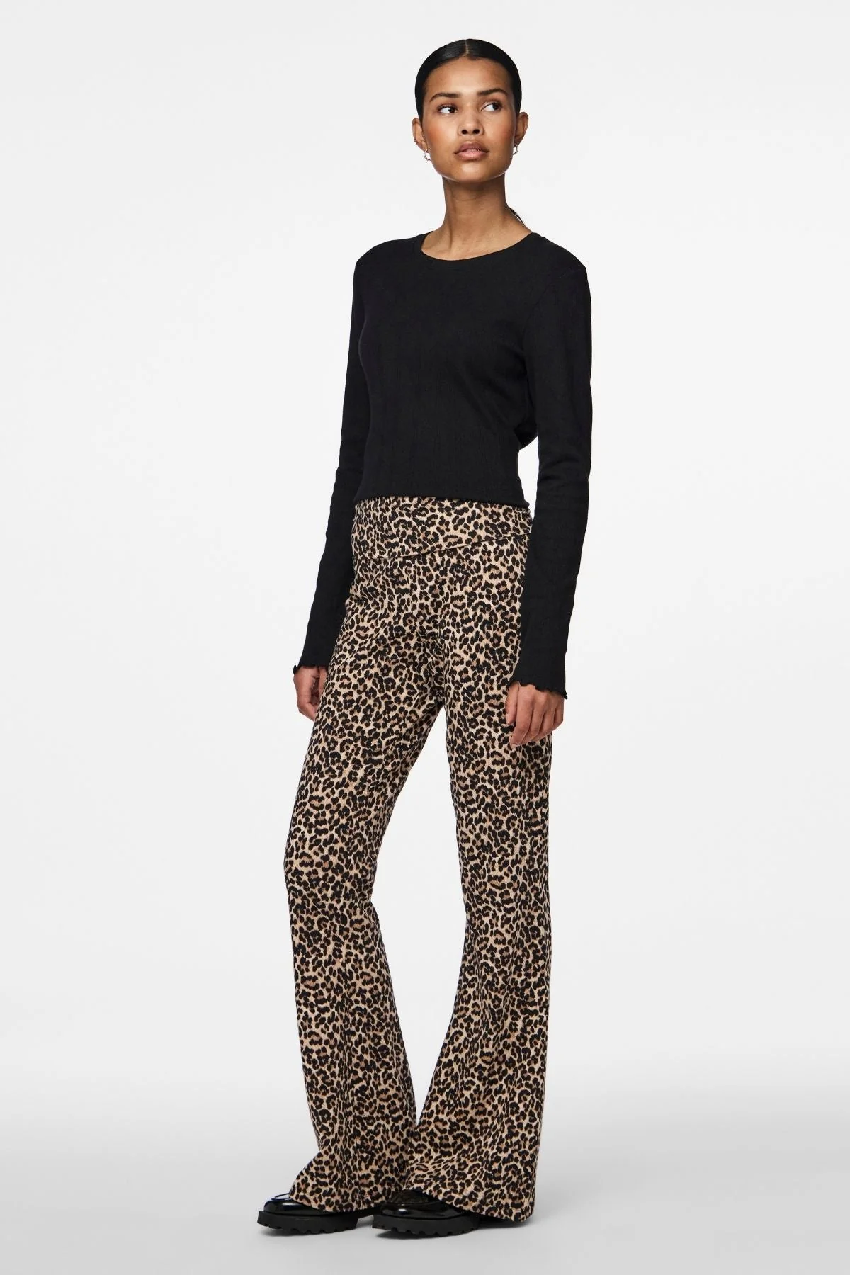 Marie O -Neck Poin Top - Schwarz - Image 3