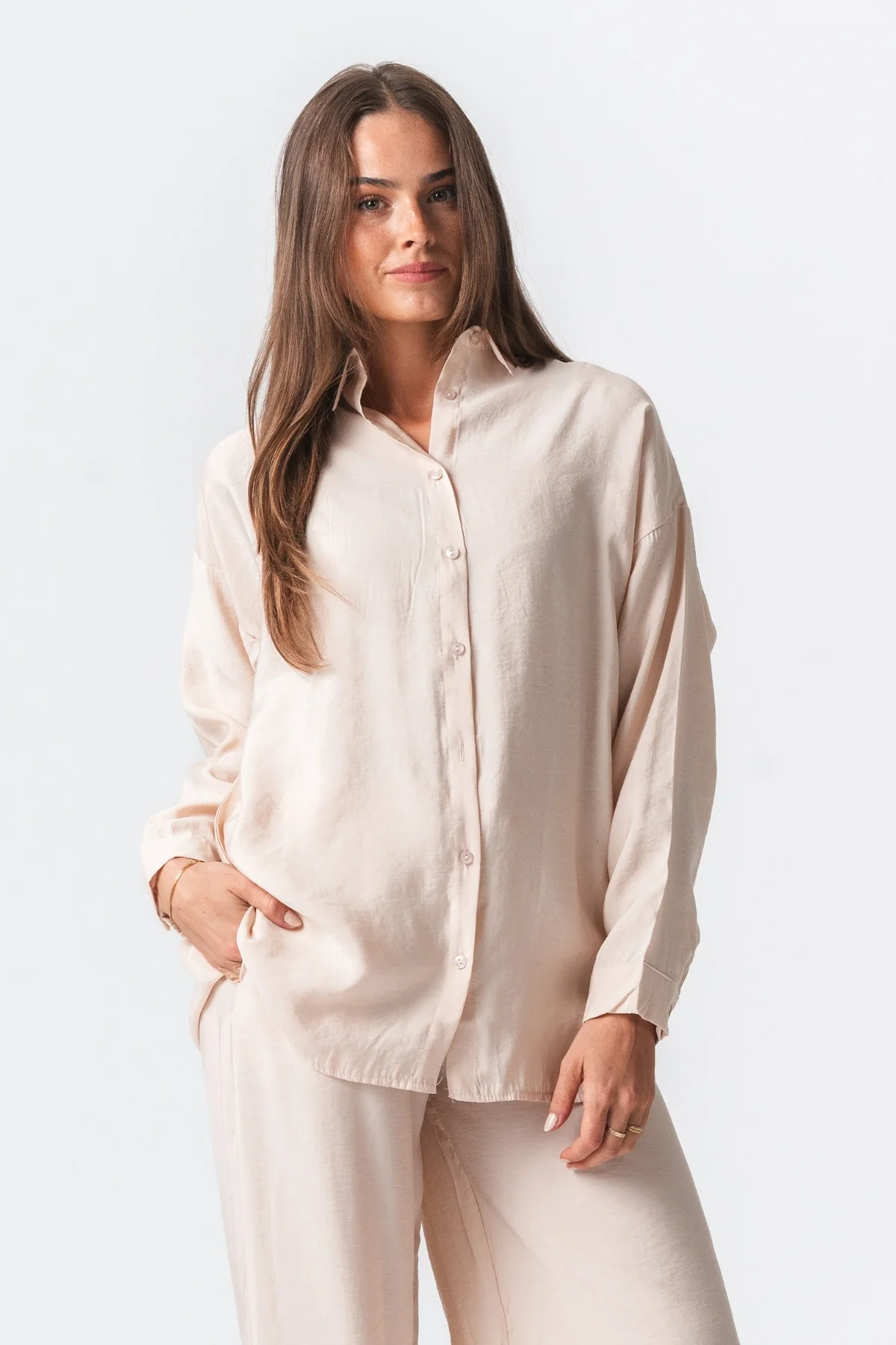 Mia Pants + Mia Shirt (Beige) - Paketangebot - Image 3