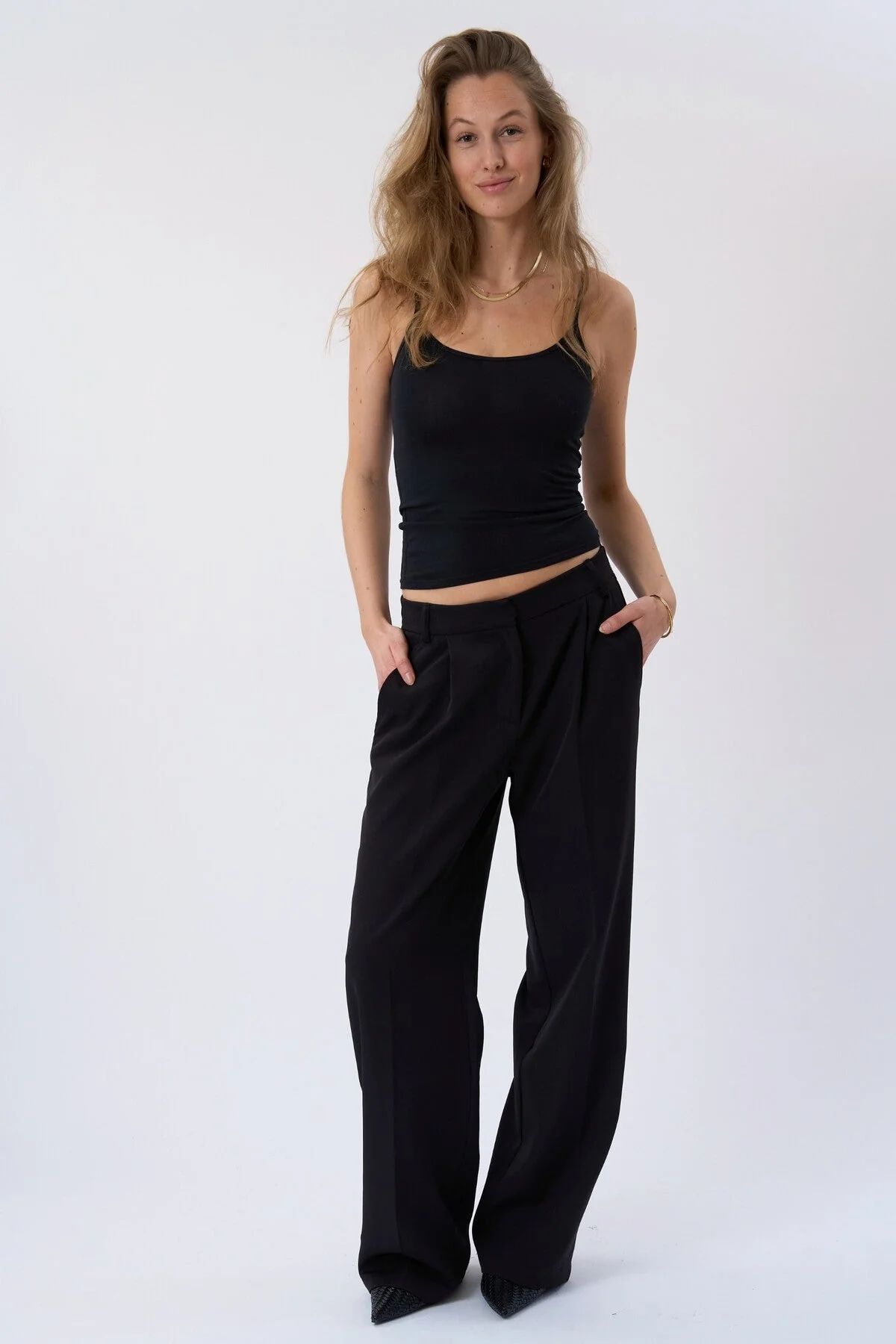 Mila Wide Pants - Schwarz - Image 3