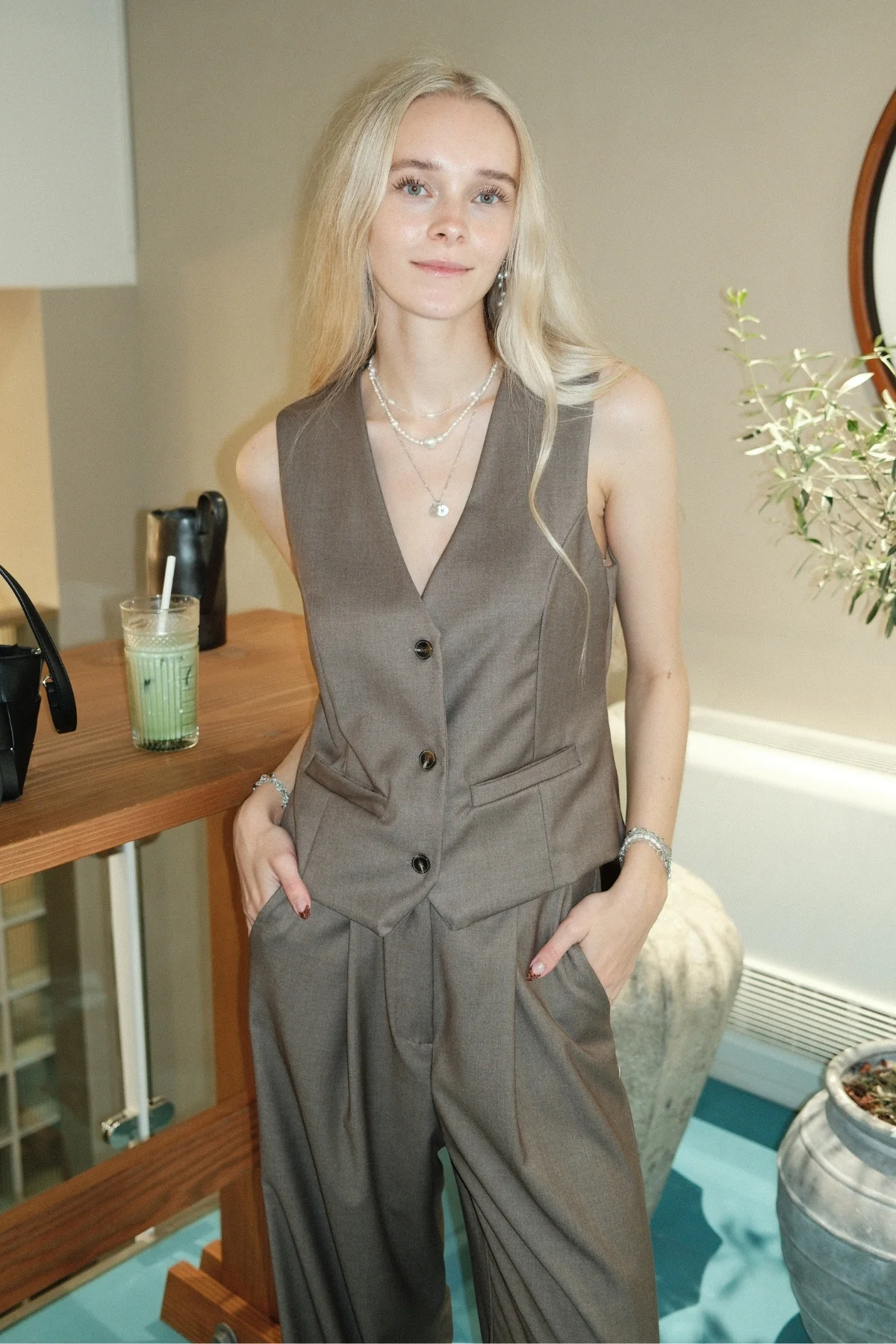 Nadia Vest und pants (Taupe) - Paketangebot - Image 2