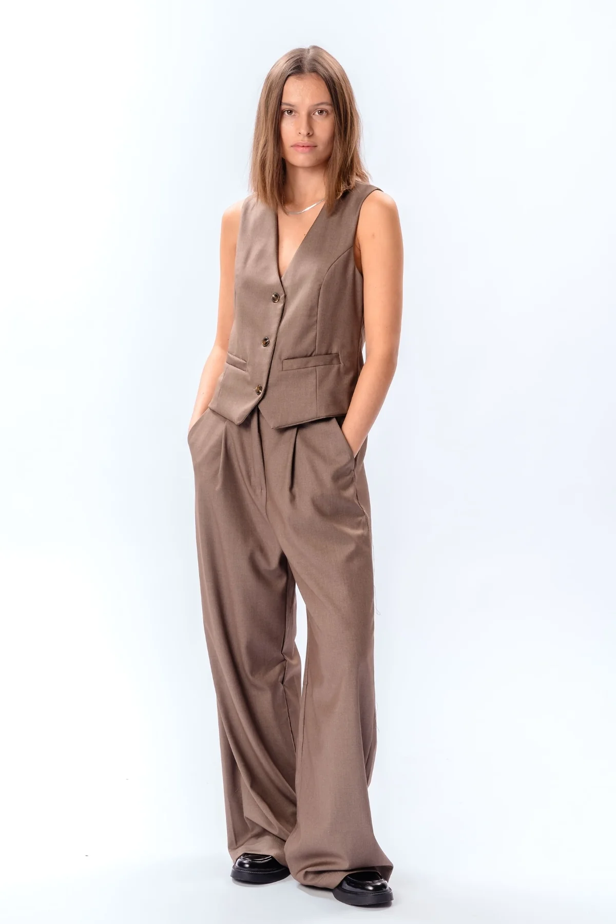 Nadia Vest und pants (Taupe) - Paketangebot - Image 3