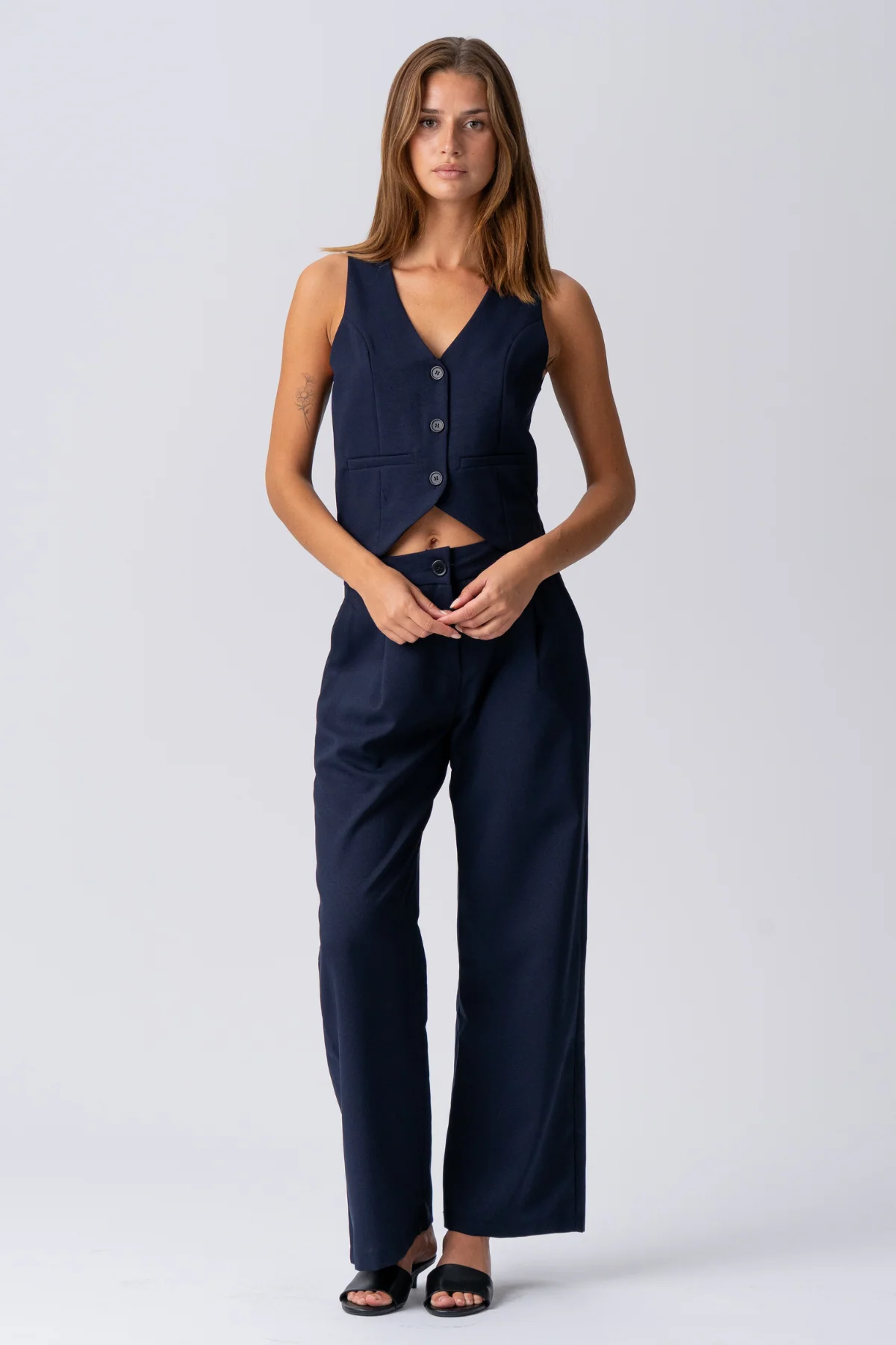Natalie Vest und Pants (Schwarz) - Paketangebot - Image 3