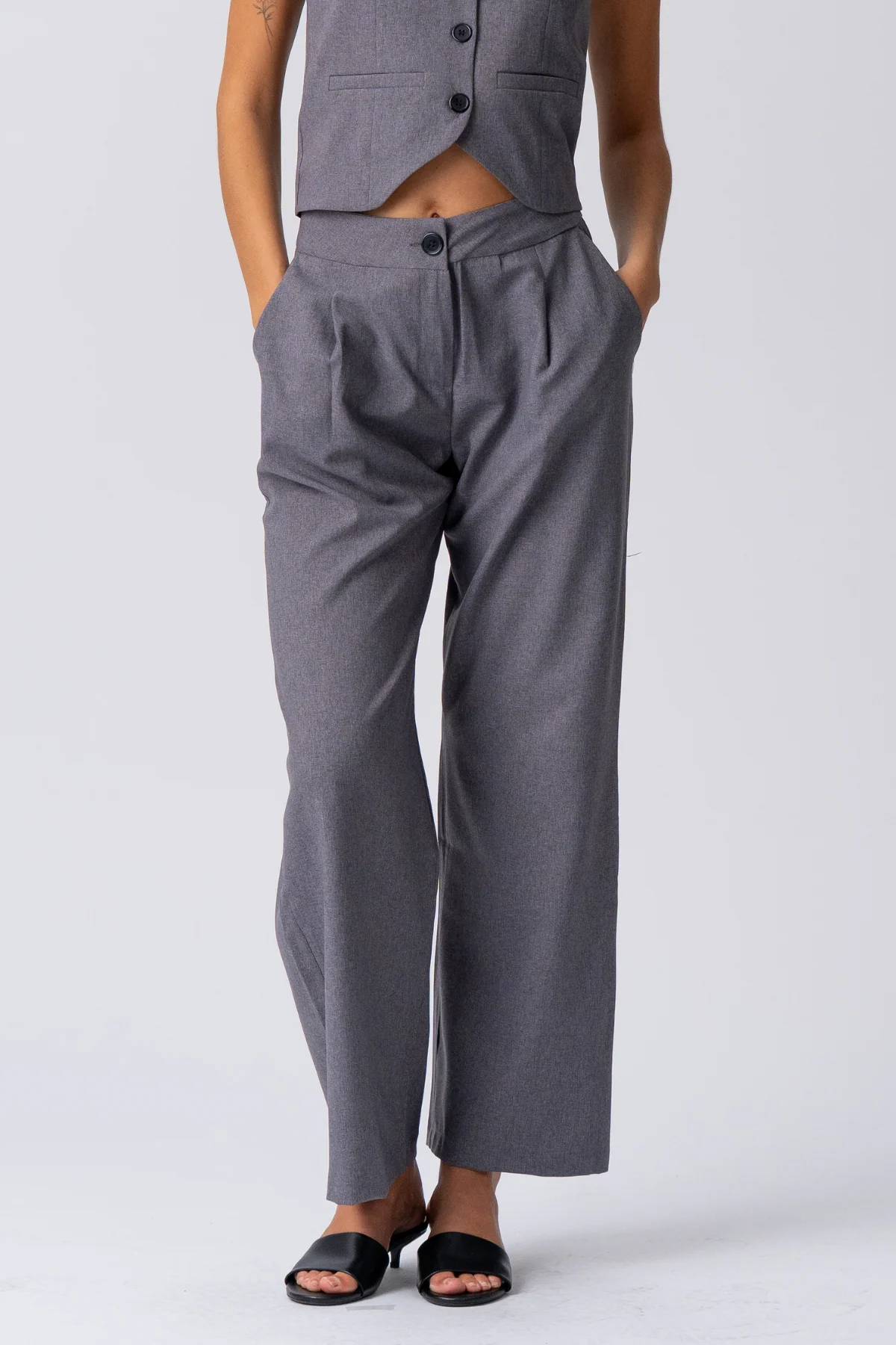 Natalie Vest und Pants (Schwarz) - Paketangebot - Image 6