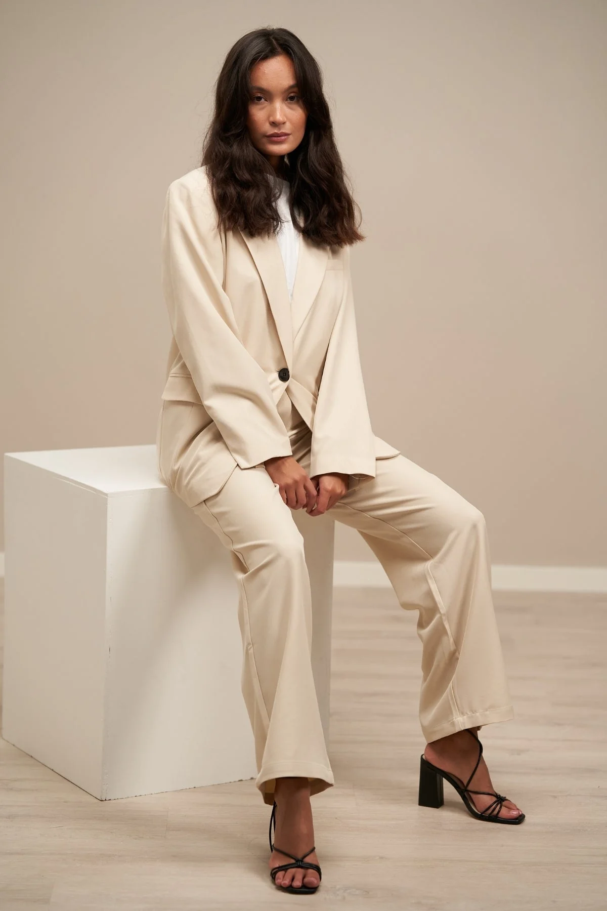 Oversized Anzug (Beige) - Paketangebot - Image 4