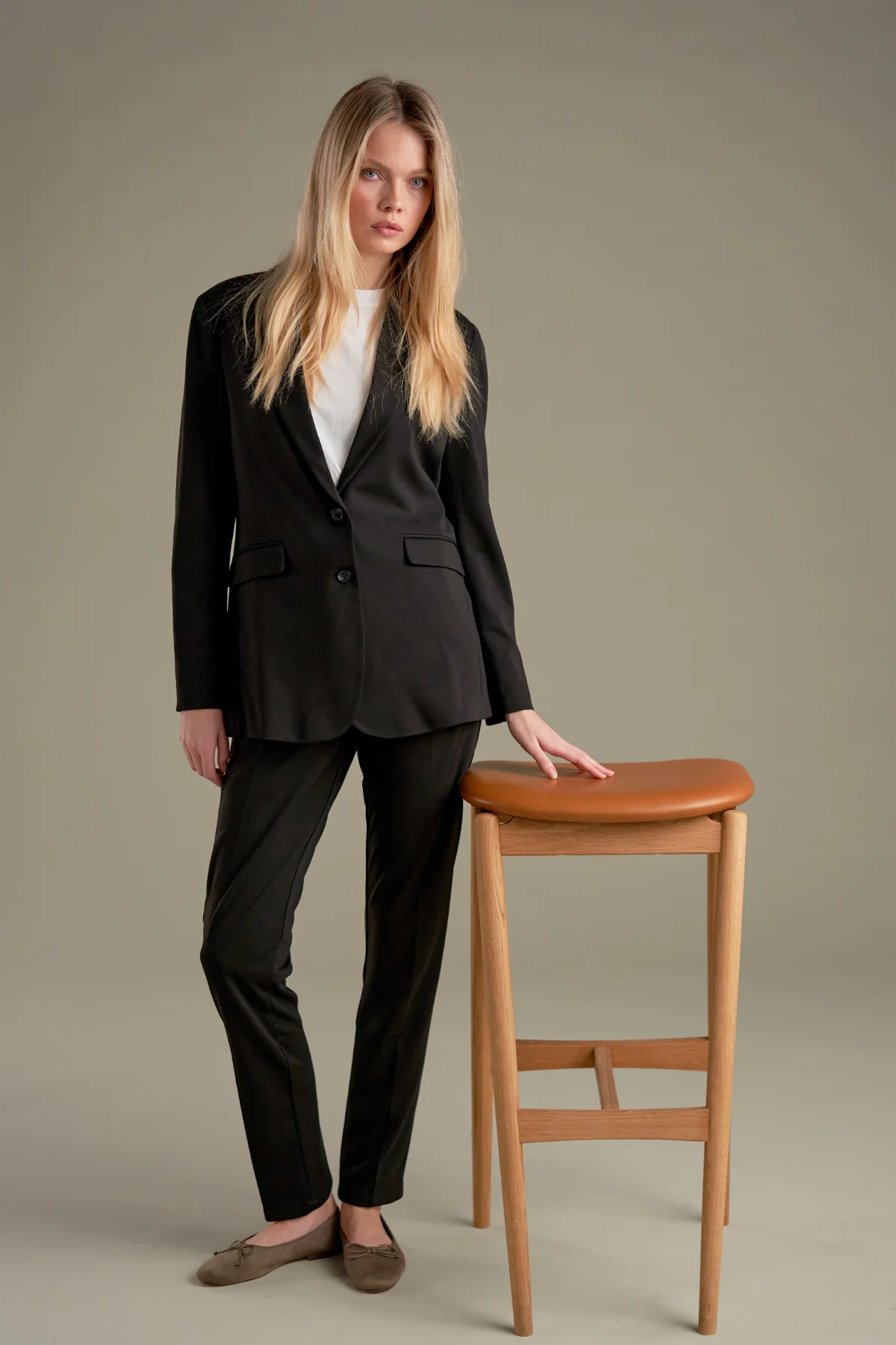 Performance Anzug für Damen (Schwarz) - Paketangebot - Image 4