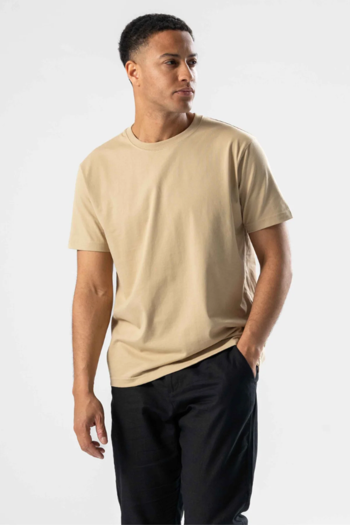 Regelmäßiges T -Shirt - Beige - Image 2