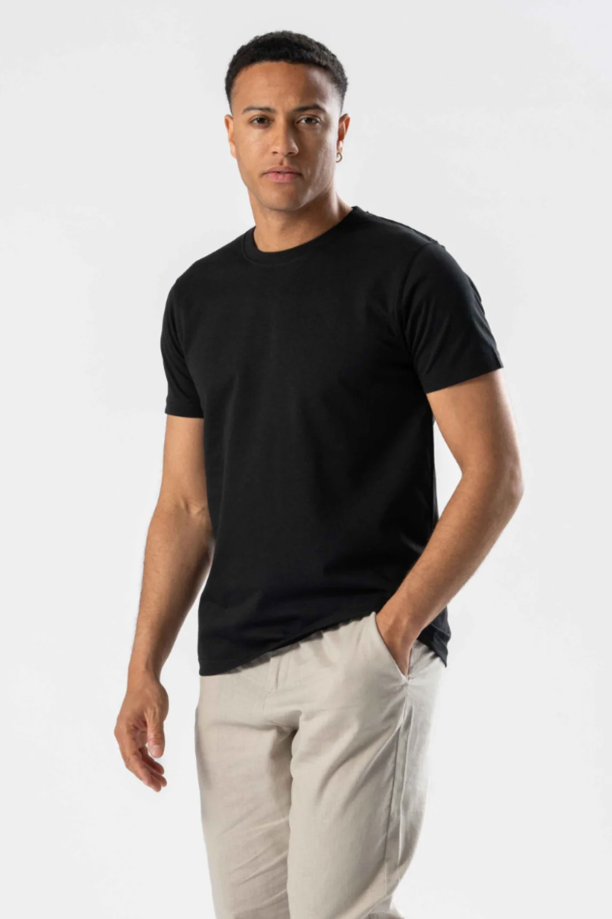 Regelmäßiges T -Shirt - Schwarz - Image 2