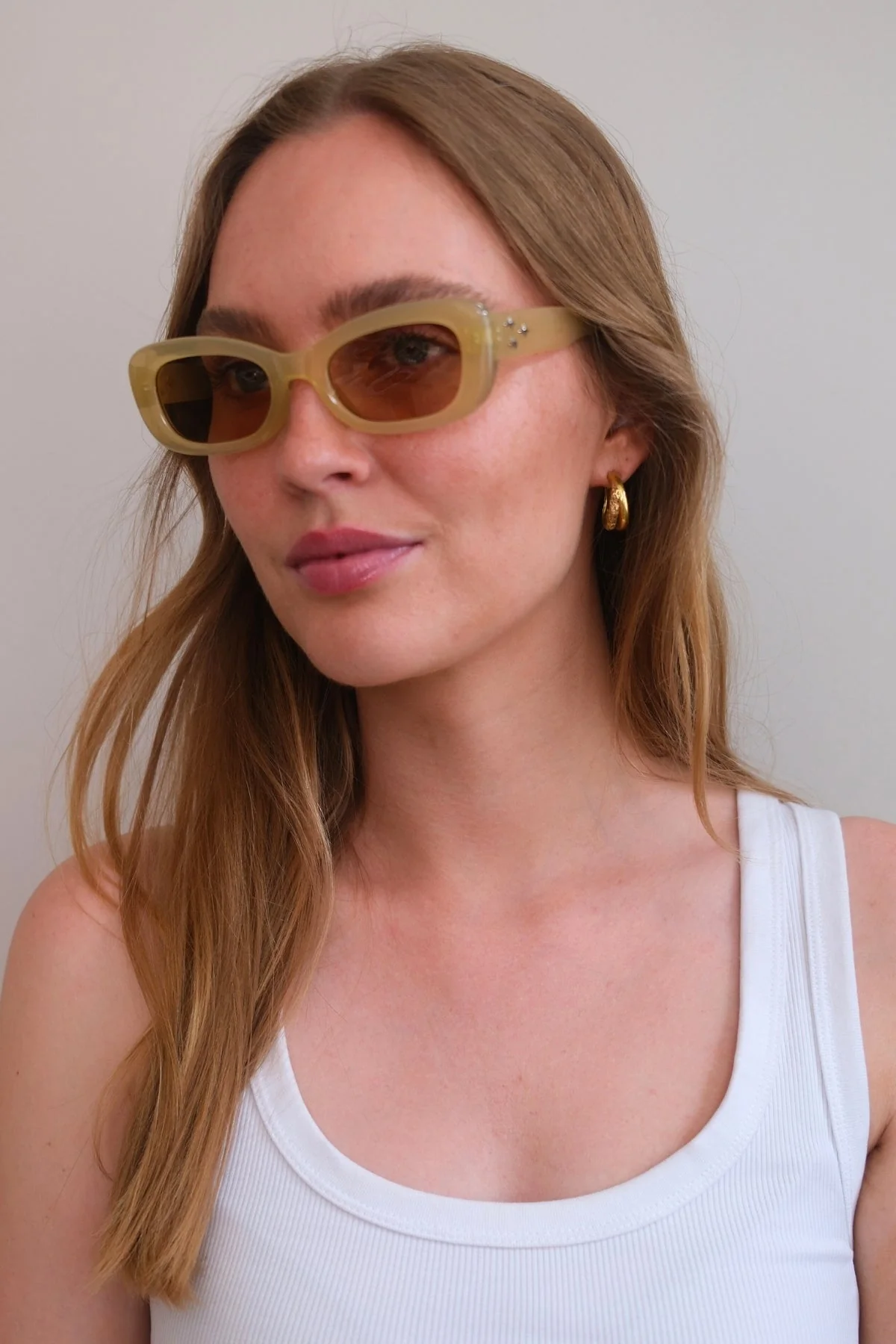 Saga Sonnenbrille - Beige - Image 2
