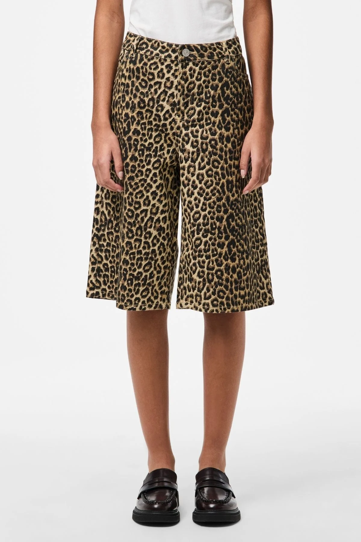Salume Wide Jeans Shorts - Weißer Pfeffer -Leo