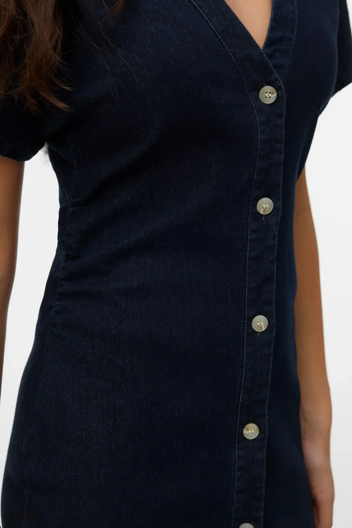 Sanni Kleid mit V-Ausschnitt – Dunkelblauer Denim - Image 3