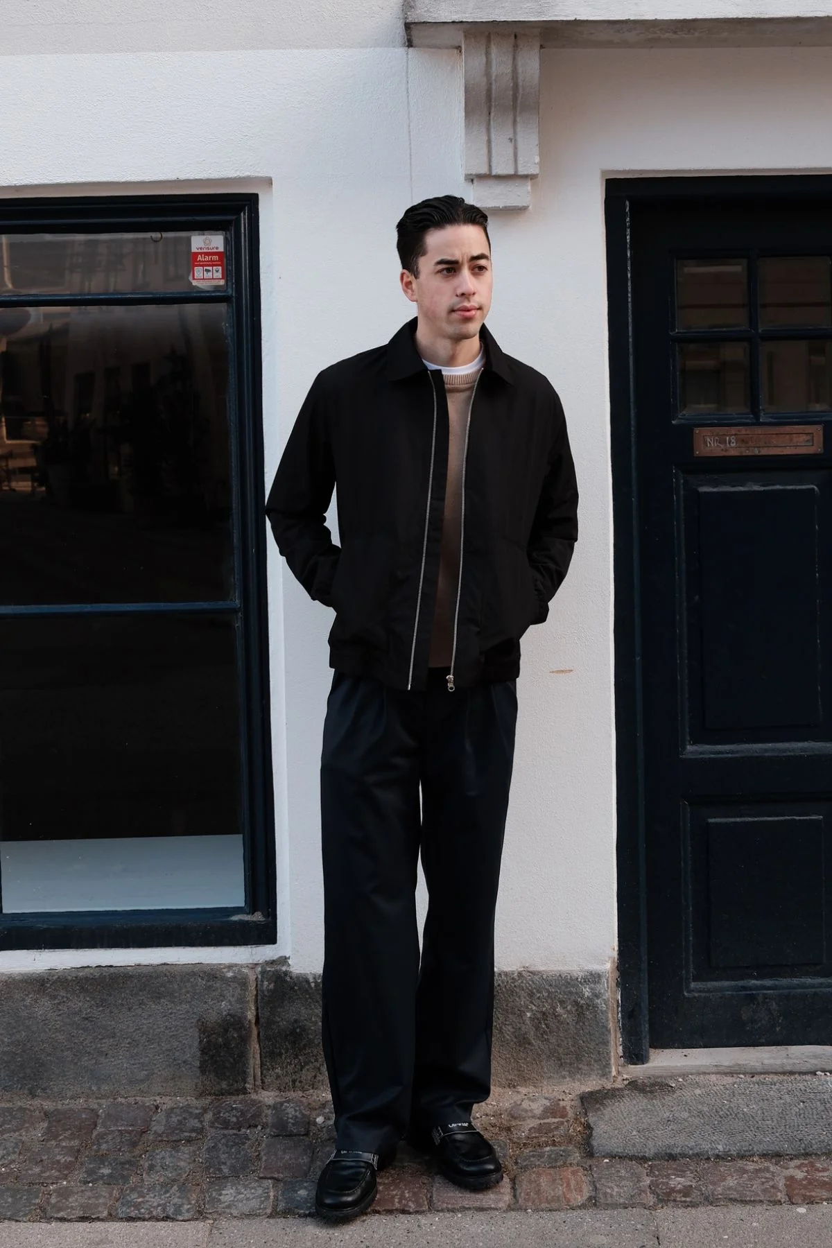 Kurze Reißverschlussjacke - Schwarz - Image 2