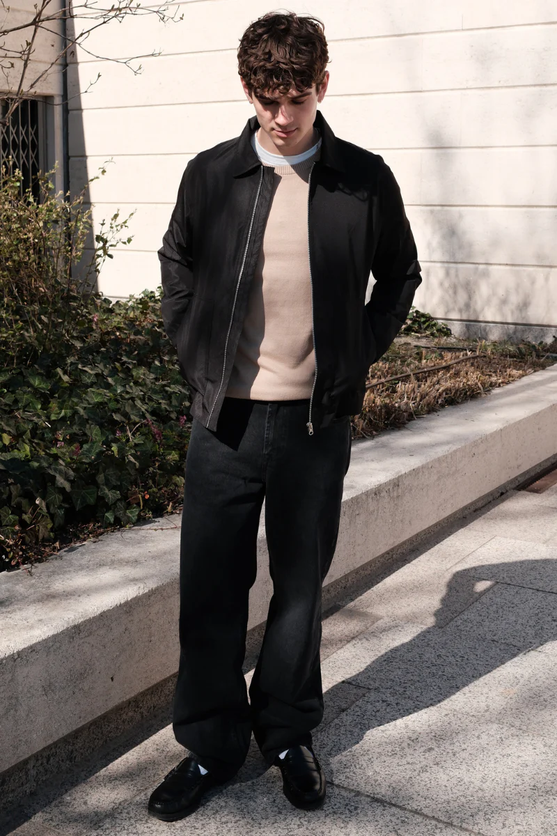 Kurze Reißverschlussjacke - Schwarz - Image 4