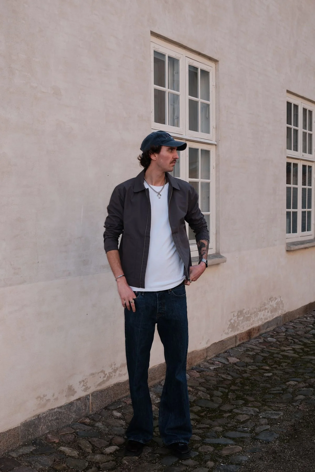 Kurze Jacke mit Reißverschluss – Grau - Image 2